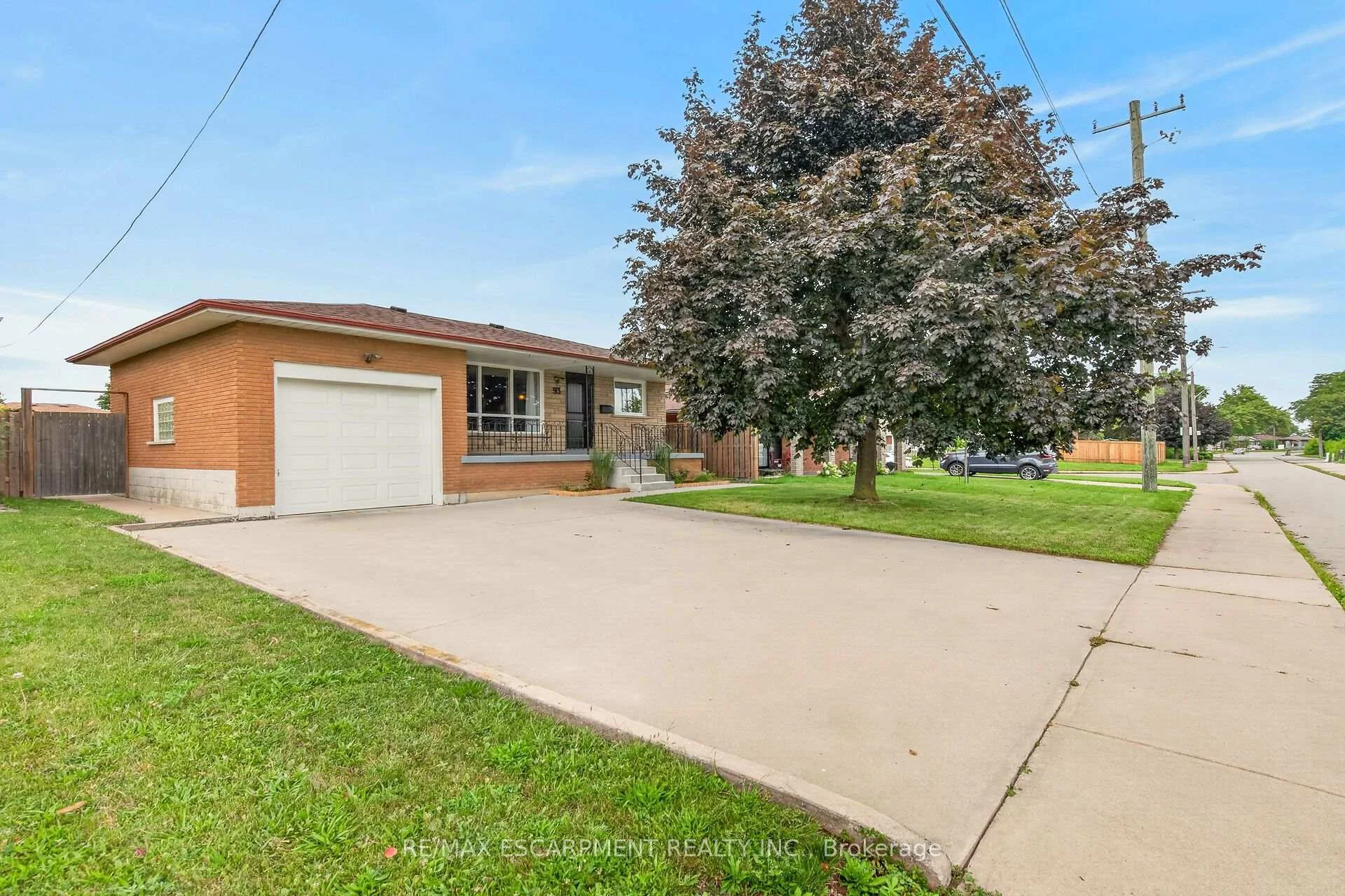 Photo 5 of 93 Nugent Drive, Hamilton, Kentley — HOMEH