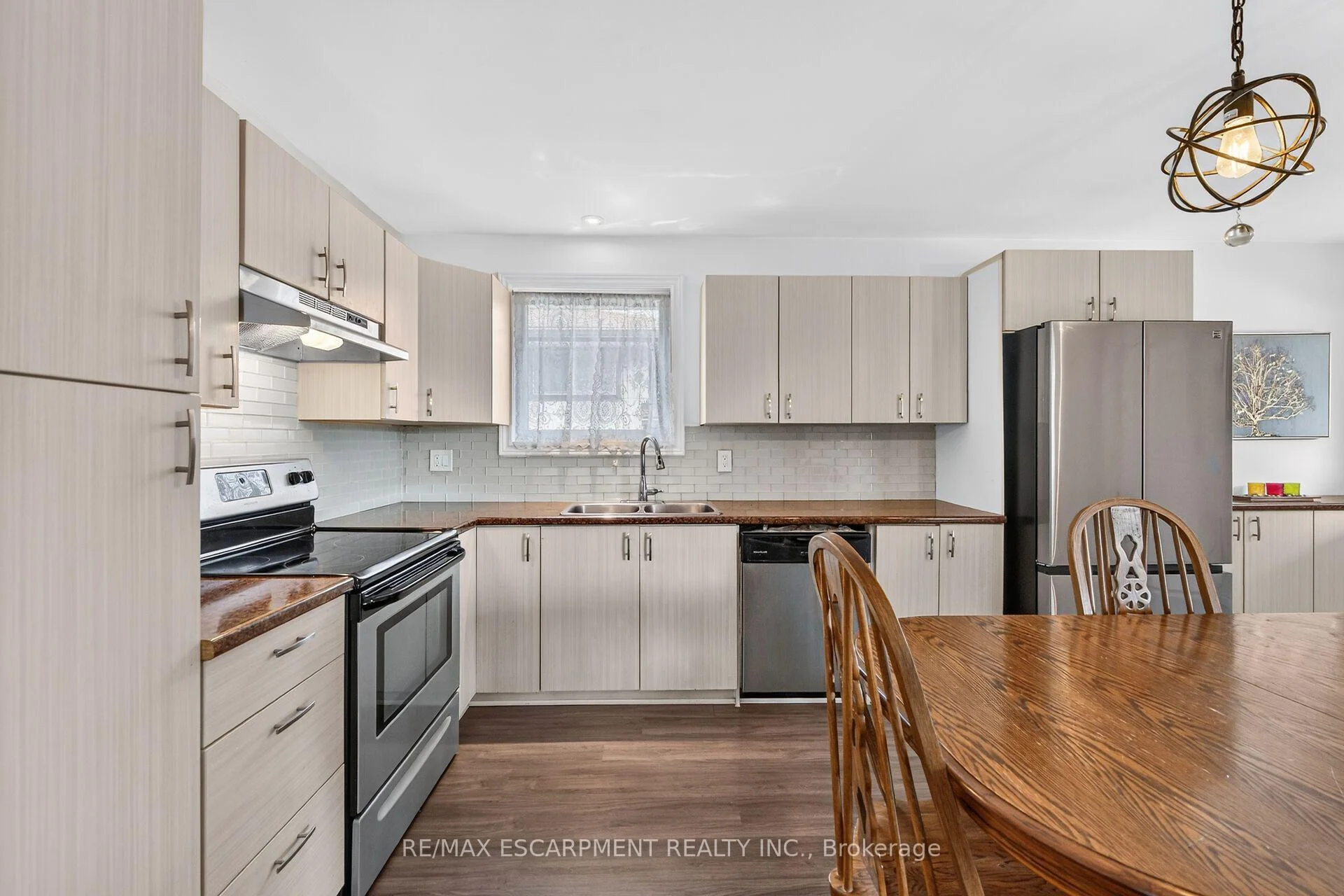 Photo 14 of 93 Nugent Drive, Hamilton, Kentley — HOMEH