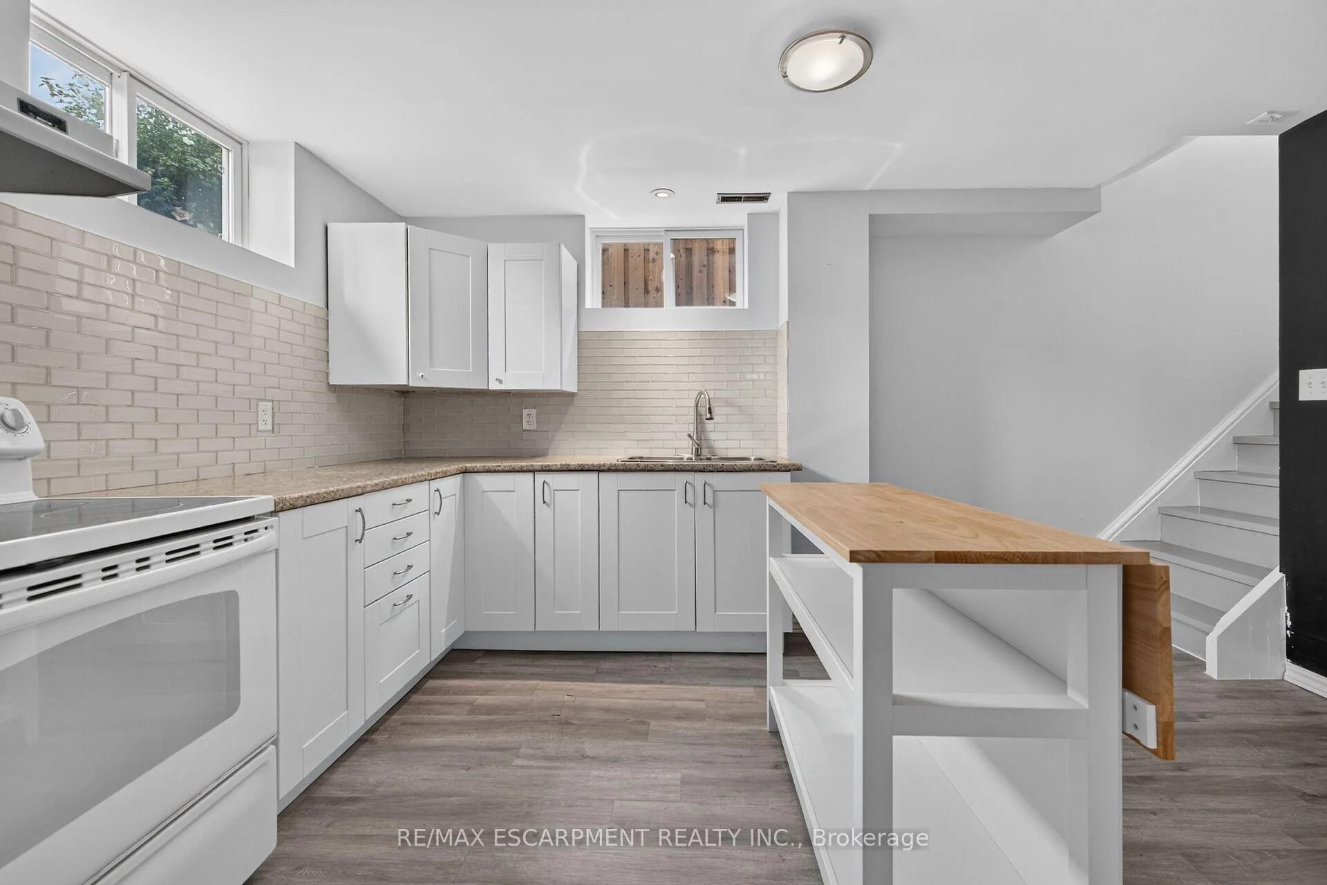Photo 35 of 93 Nugent Drive, Hamilton, Kentley — HOMEH