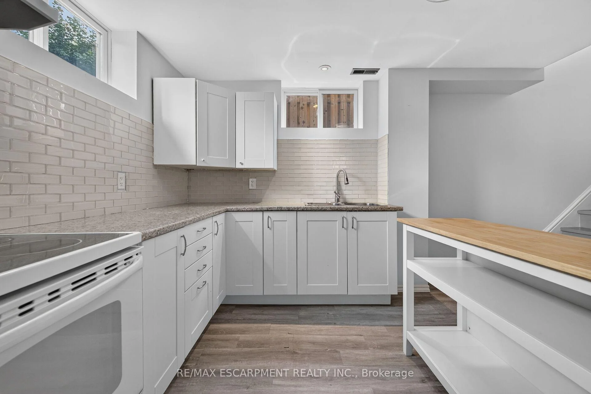 Photo 42 of 93 Nugent Drive, Hamilton, Kentley — HOMEH