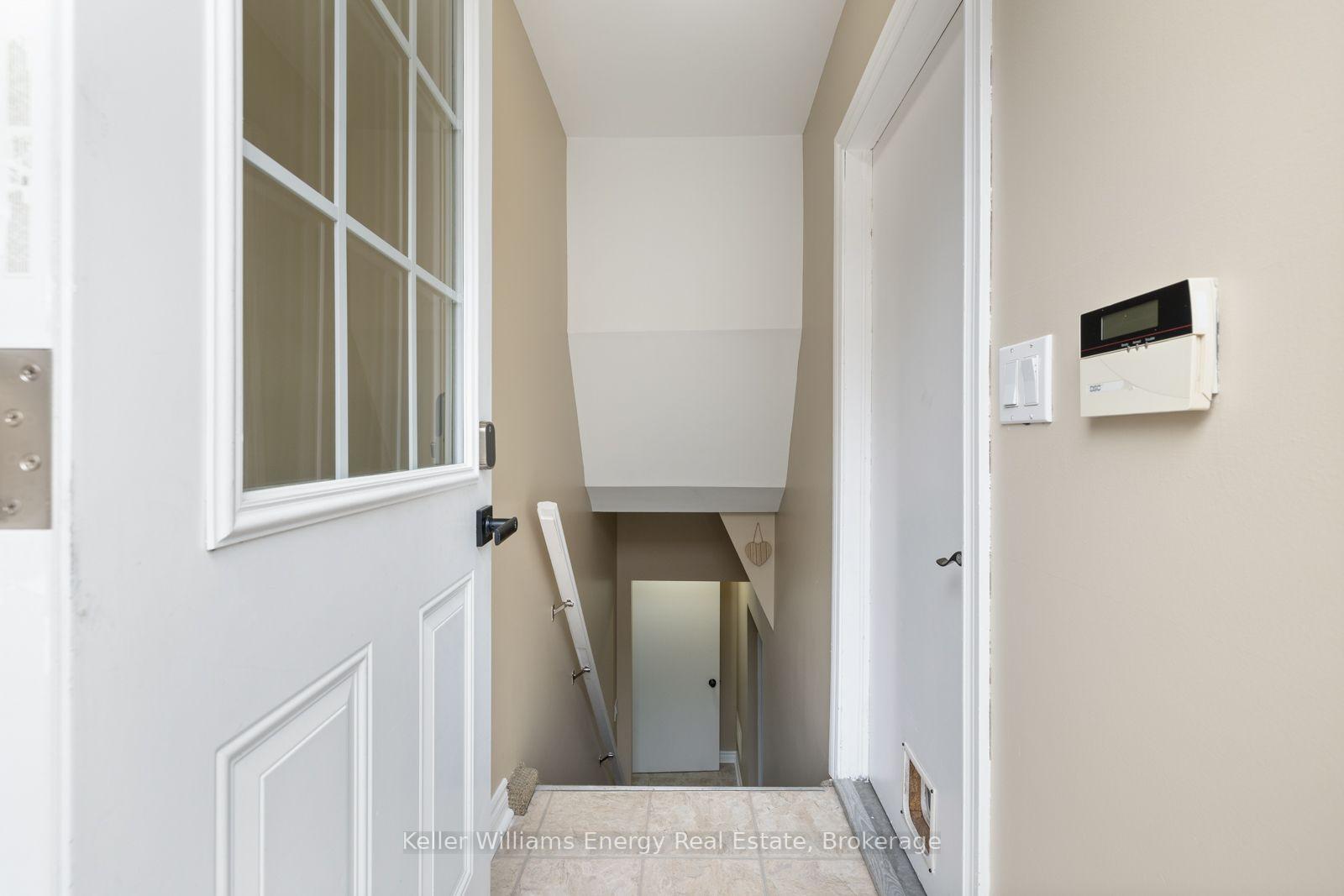 Photo 4 of Unit Lower, 566 Dean Avenue, Oshawa, Donevan — HOMEH