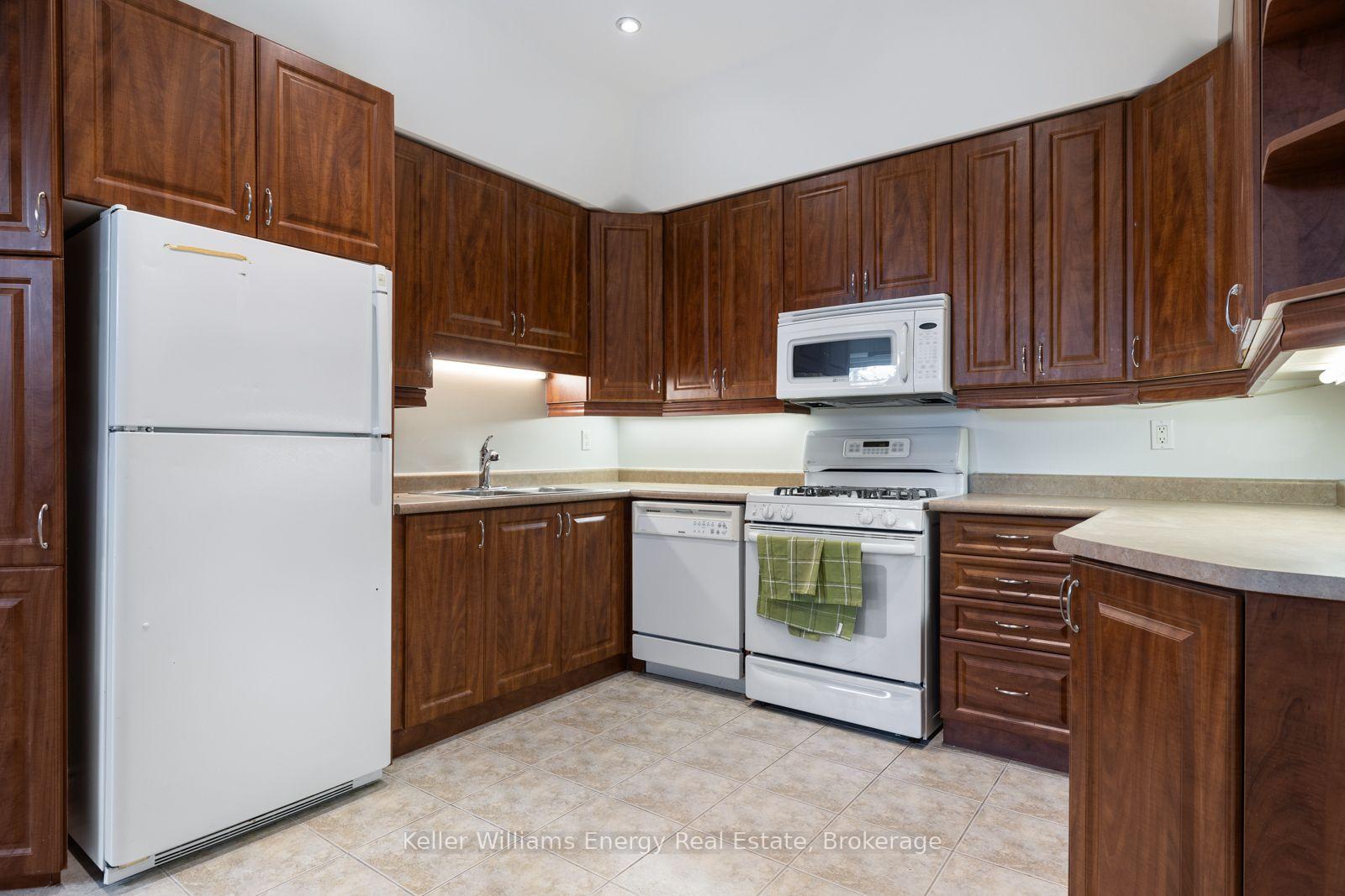 Photo 10 of Unit Lower, 566 Dean Avenue, Oshawa, Donevan — HOMEH