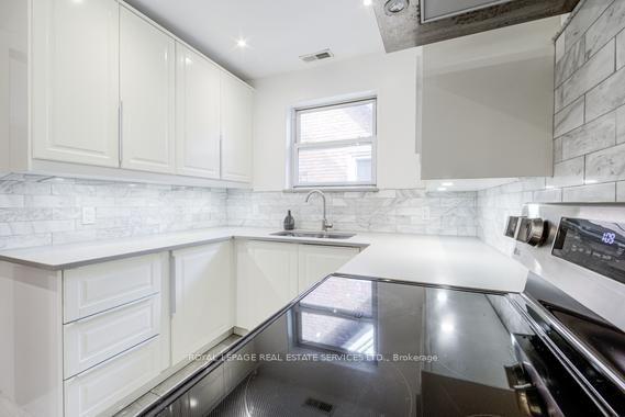 Photo 19 of Unit SECOND FL., 11 Highbourne Road, Toronto, Forest Hill South — HOMEH
