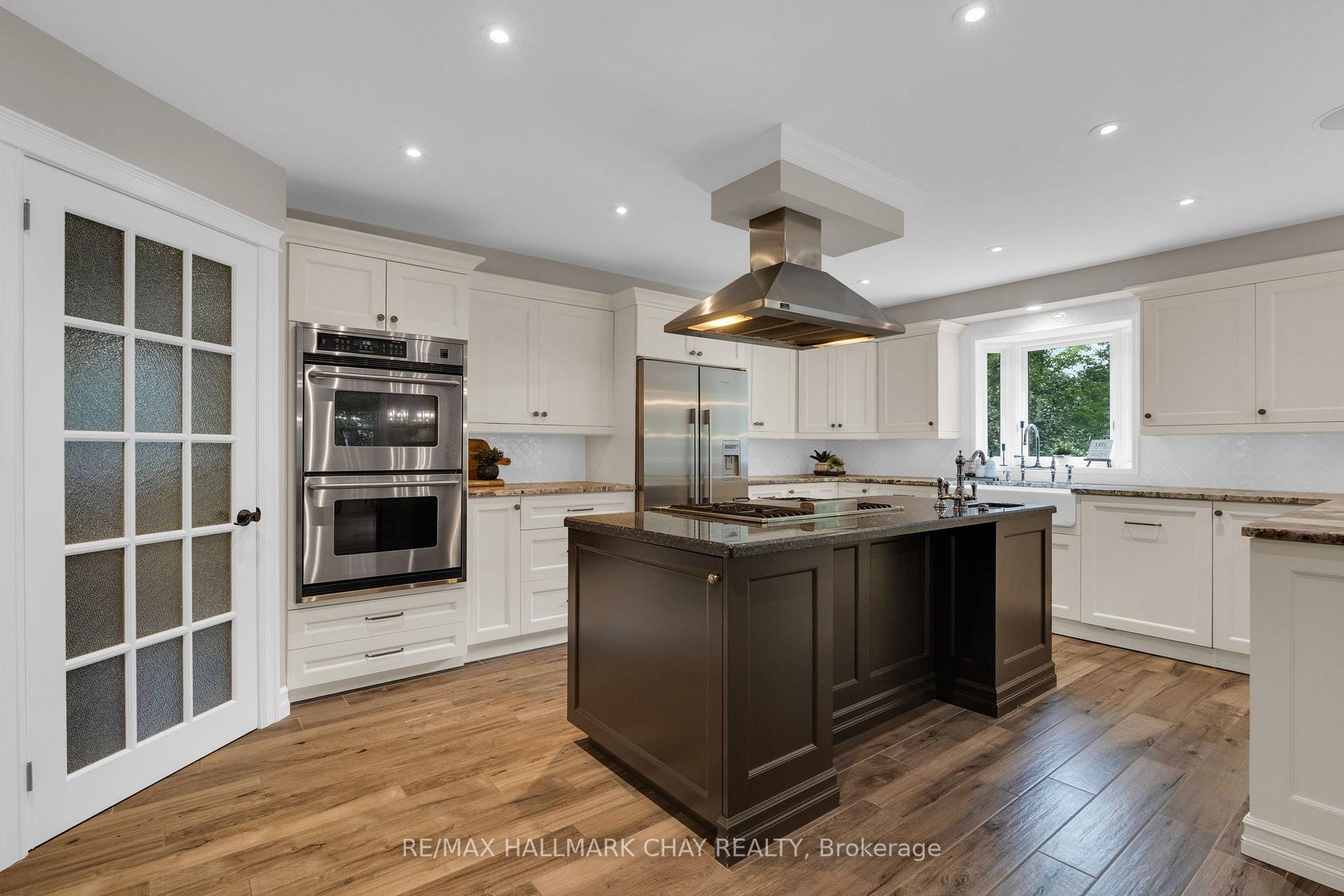 Photo 12 of 9 Bridle Path, Oro-Medonte, Horseshoe Valley — HOMEH