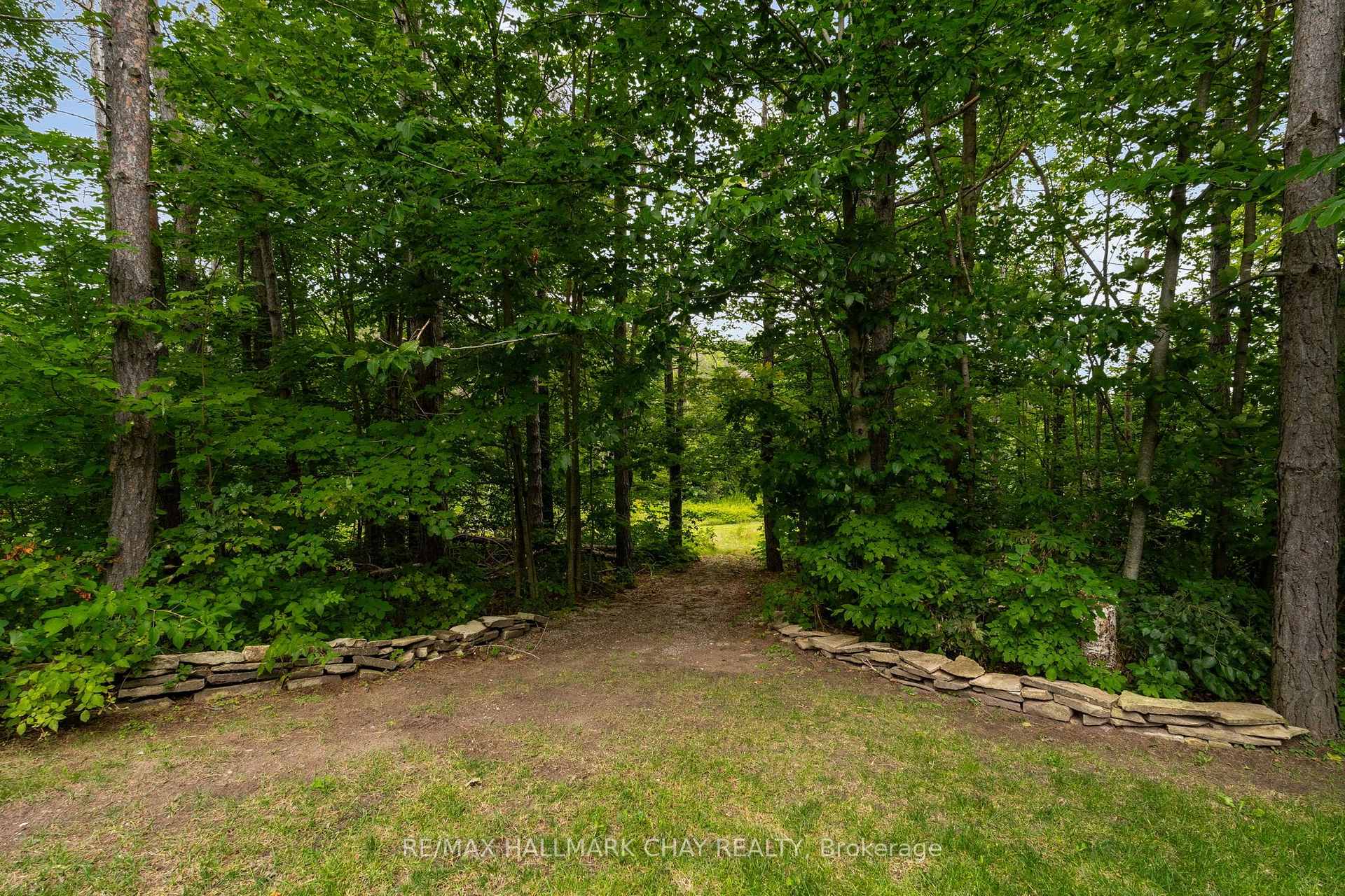 Photo 66 of 9 Bridle Path, Oro-Medonte, Horseshoe Valley — HOMEH