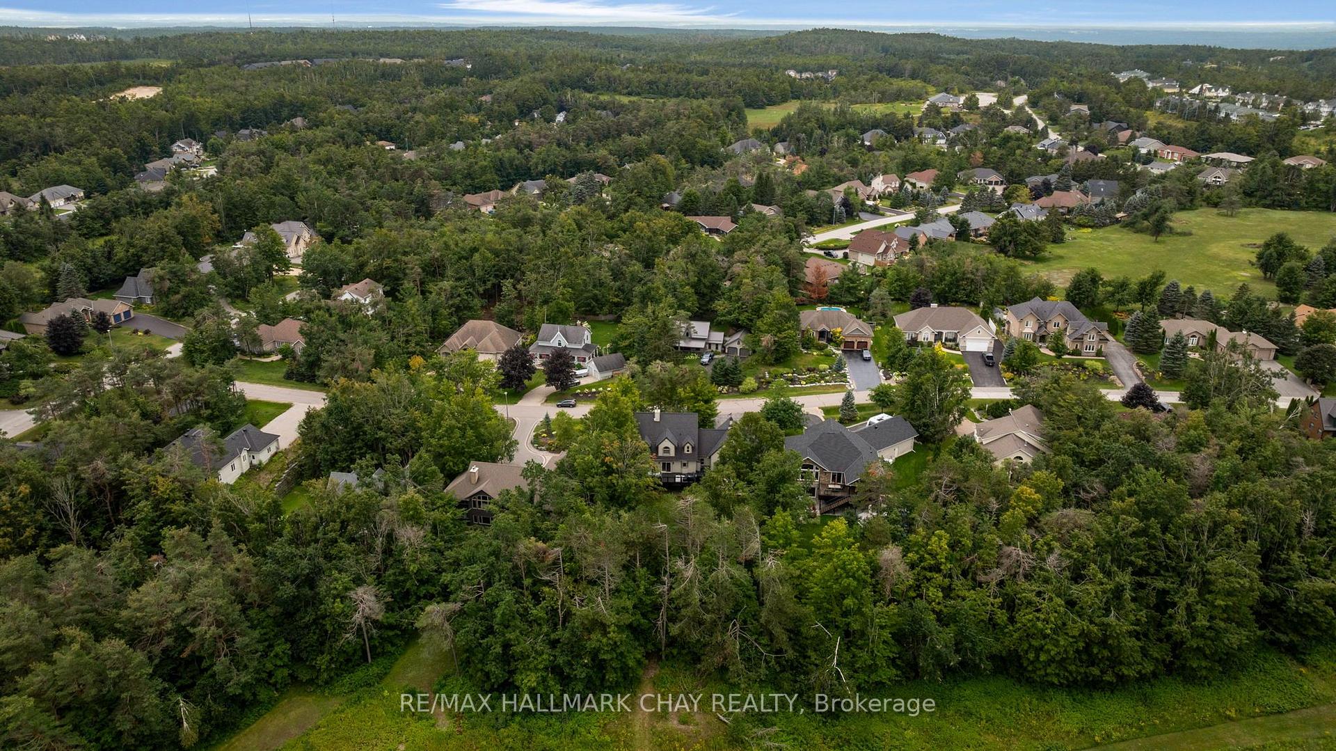 Photo 79 of 9 Bridle Path, Oro-Medonte, Horseshoe Valley — HOMEH