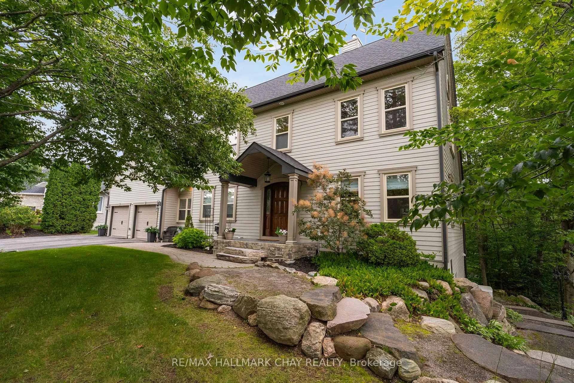 Photo 3 of 9 Bridle Path, Oro-Medonte, Horseshoe Valley — HOMEH