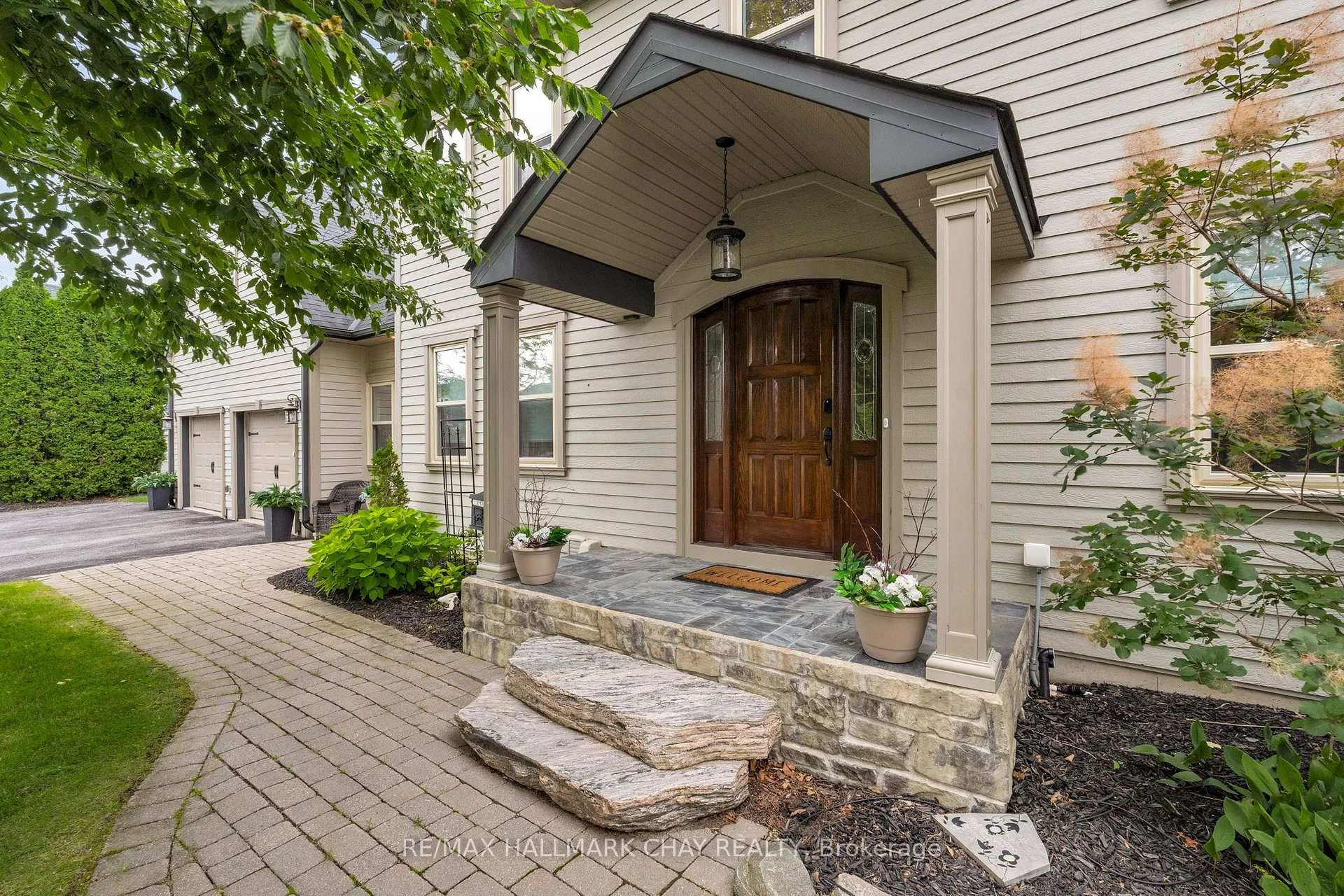 Photo 11 of 9 Bridle Path, Oro-Medonte, Horseshoe Valley — HOMEH
