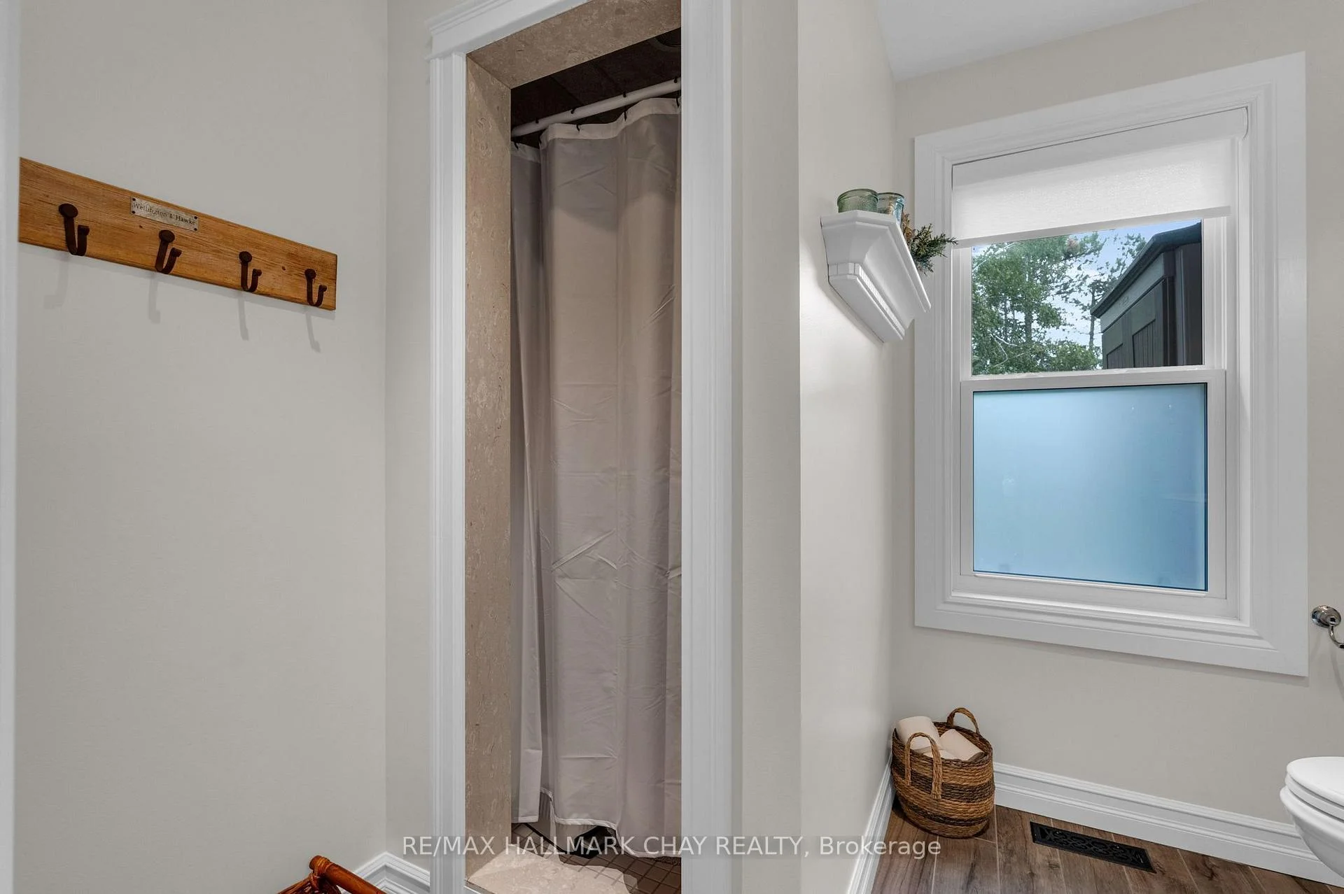 Photo 25 of 9 Bridle Path, Oro-Medonte, Horseshoe Valley — HOMEH