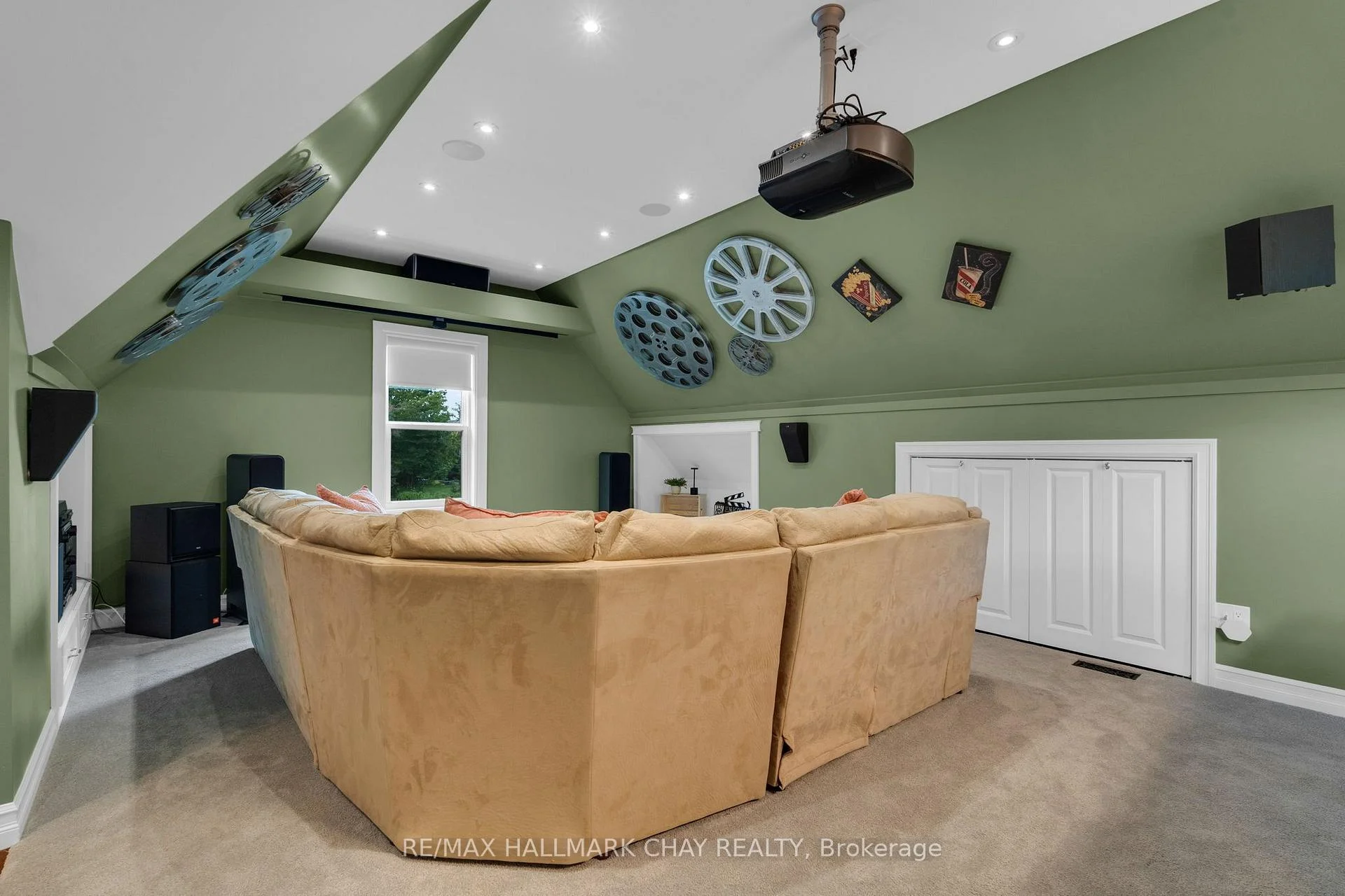 Photo 30 of 9 Bridle Path, Oro-Medonte, Horseshoe Valley — HOMEH