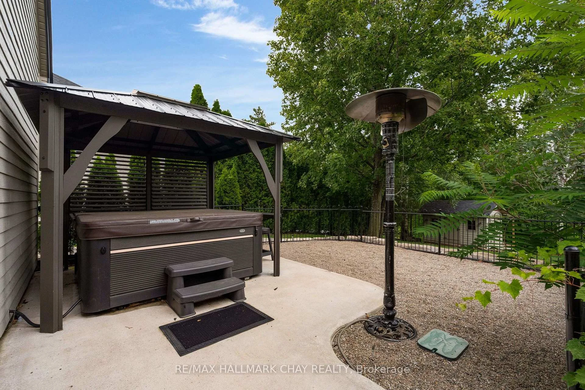 Photo 59 of 9 Bridle Path, Oro-Medonte, Horseshoe Valley — HOMEH