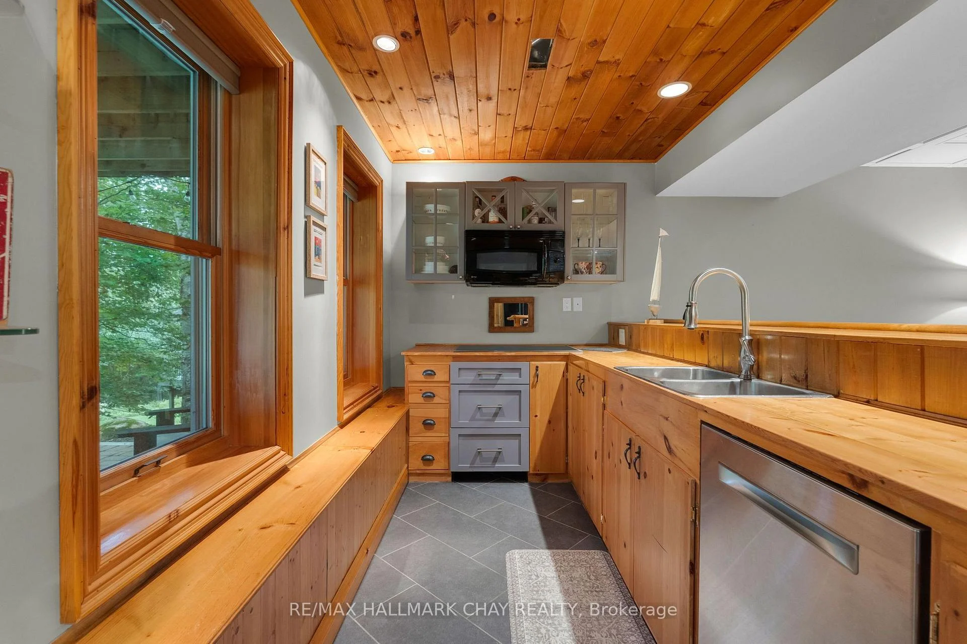 Photo 68 of 9 Bridle Path, Oro-Medonte, Horseshoe Valley — HOMEH