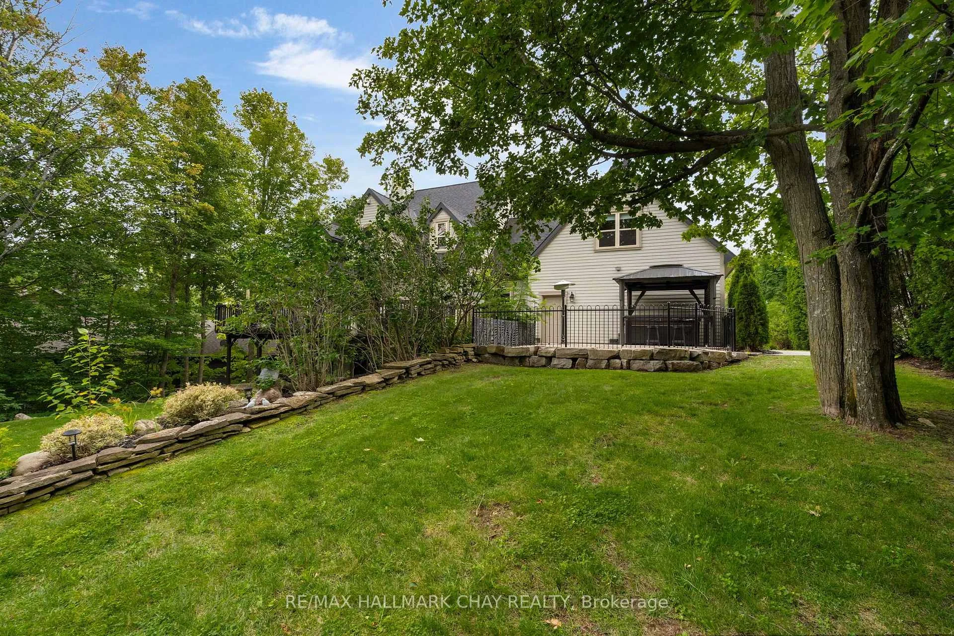 Photo 69 of 9 Bridle Path, Oro-Medonte, Horseshoe Valley — HOMEH
