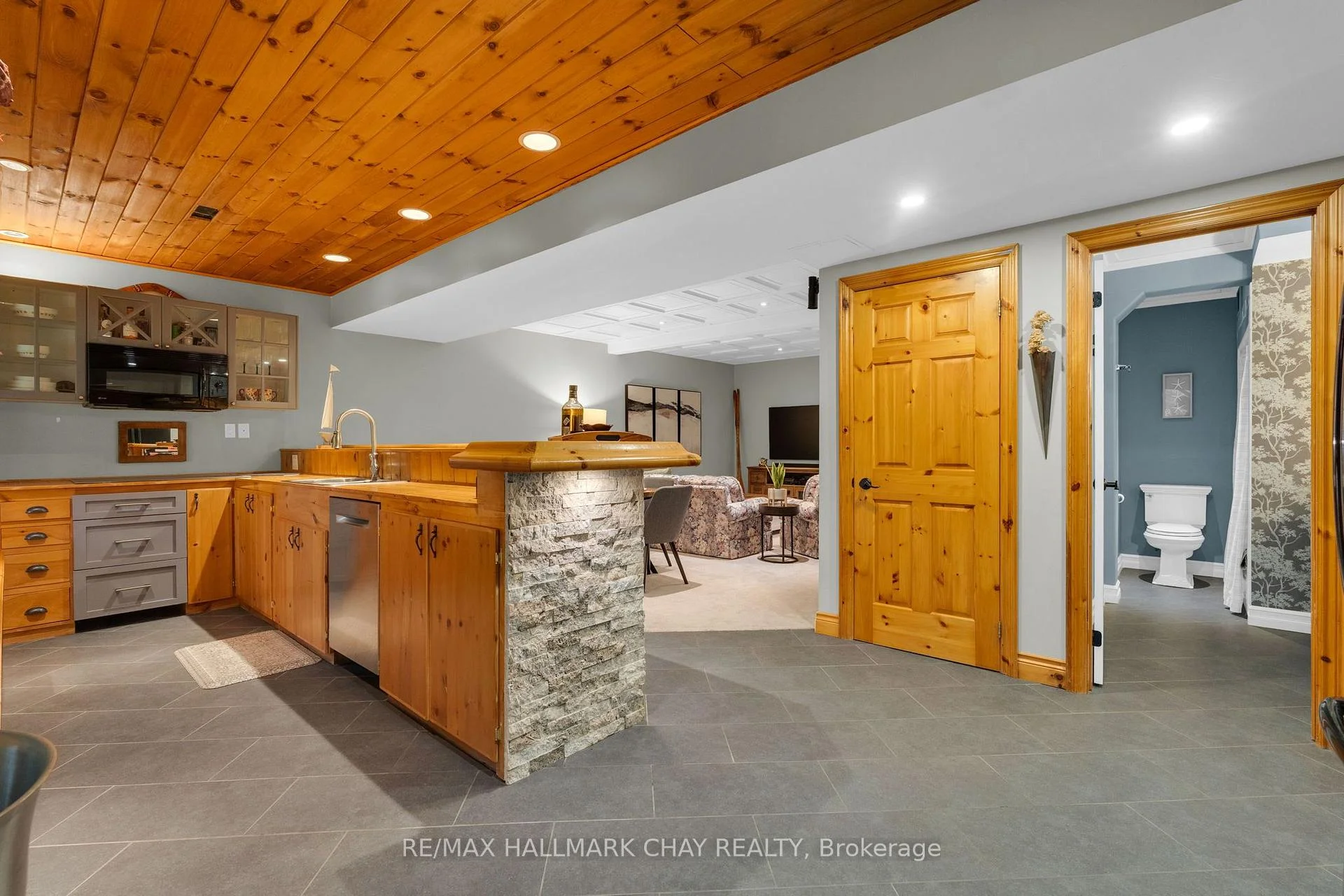 Photo 72 of 9 Bridle Path, Oro-Medonte, Horseshoe Valley — HOMEH