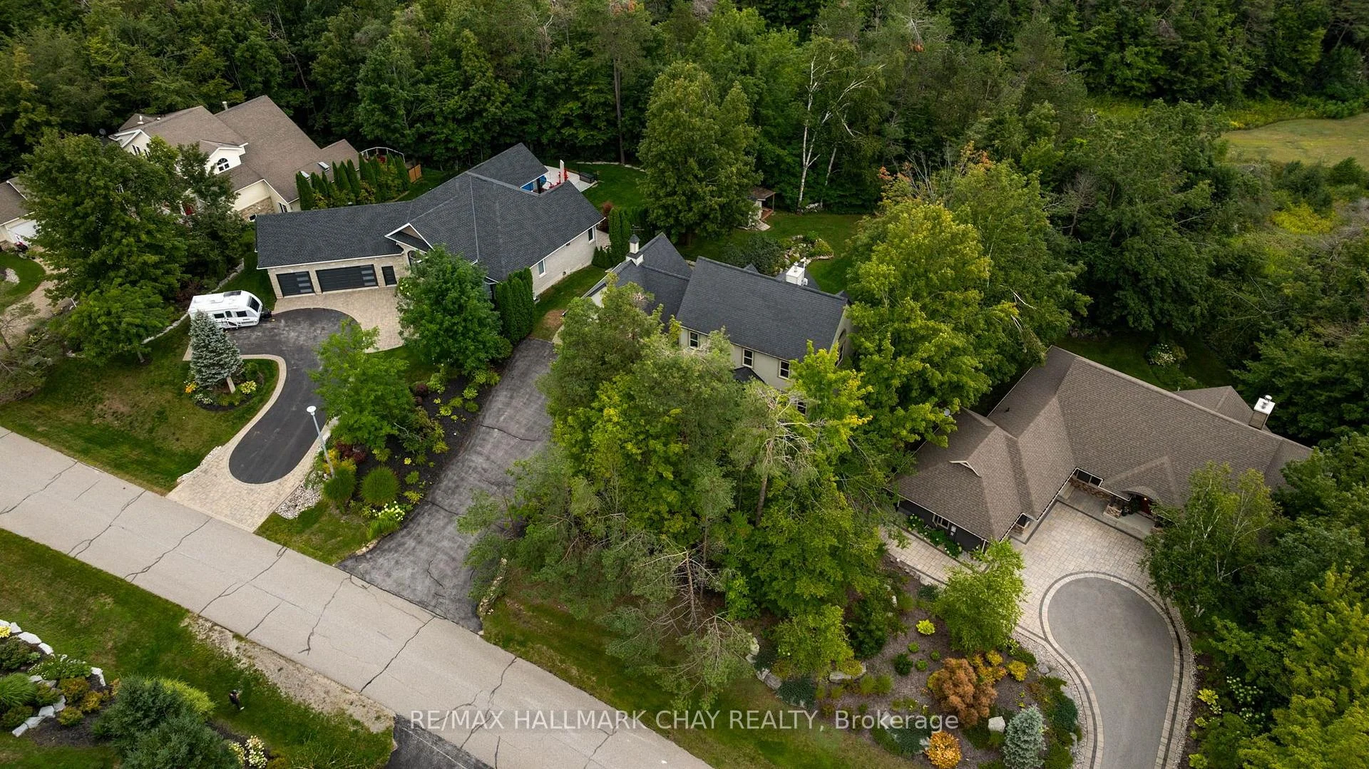 Photo 73 of 9 Bridle Path, Oro-Medonte, Horseshoe Valley — HOMEH