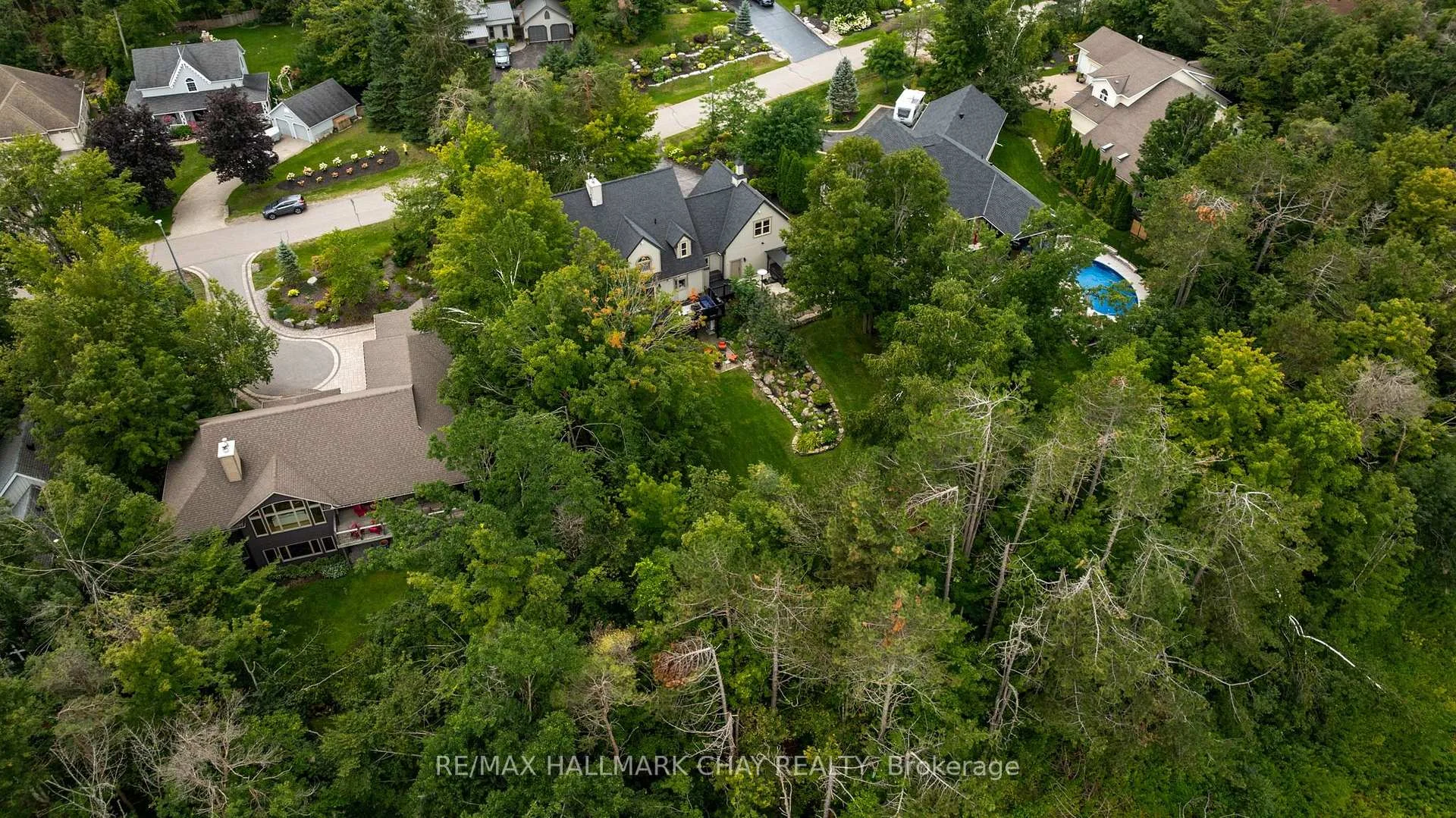 Photo 84 of 9 Bridle Path, Oro-Medonte, Horseshoe Valley — HOMEH