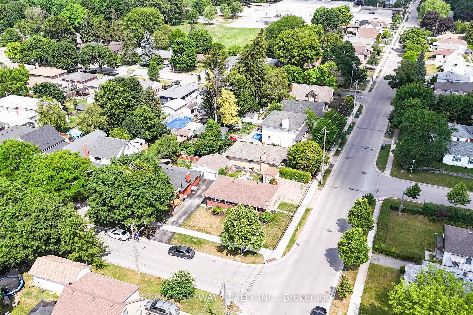 Photo 12 of 724 Brant Street, London, East C — HOMEH
