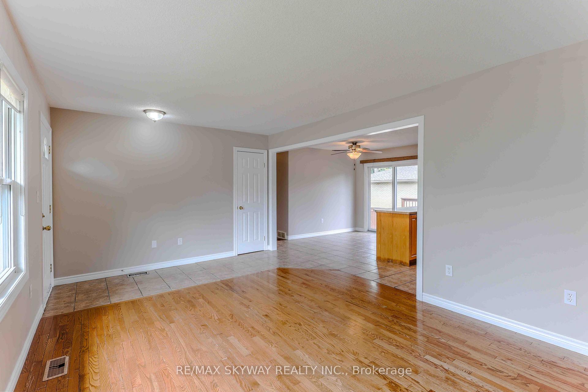 Photo 17 of 724 Brant Street, London, East C — HOMEH