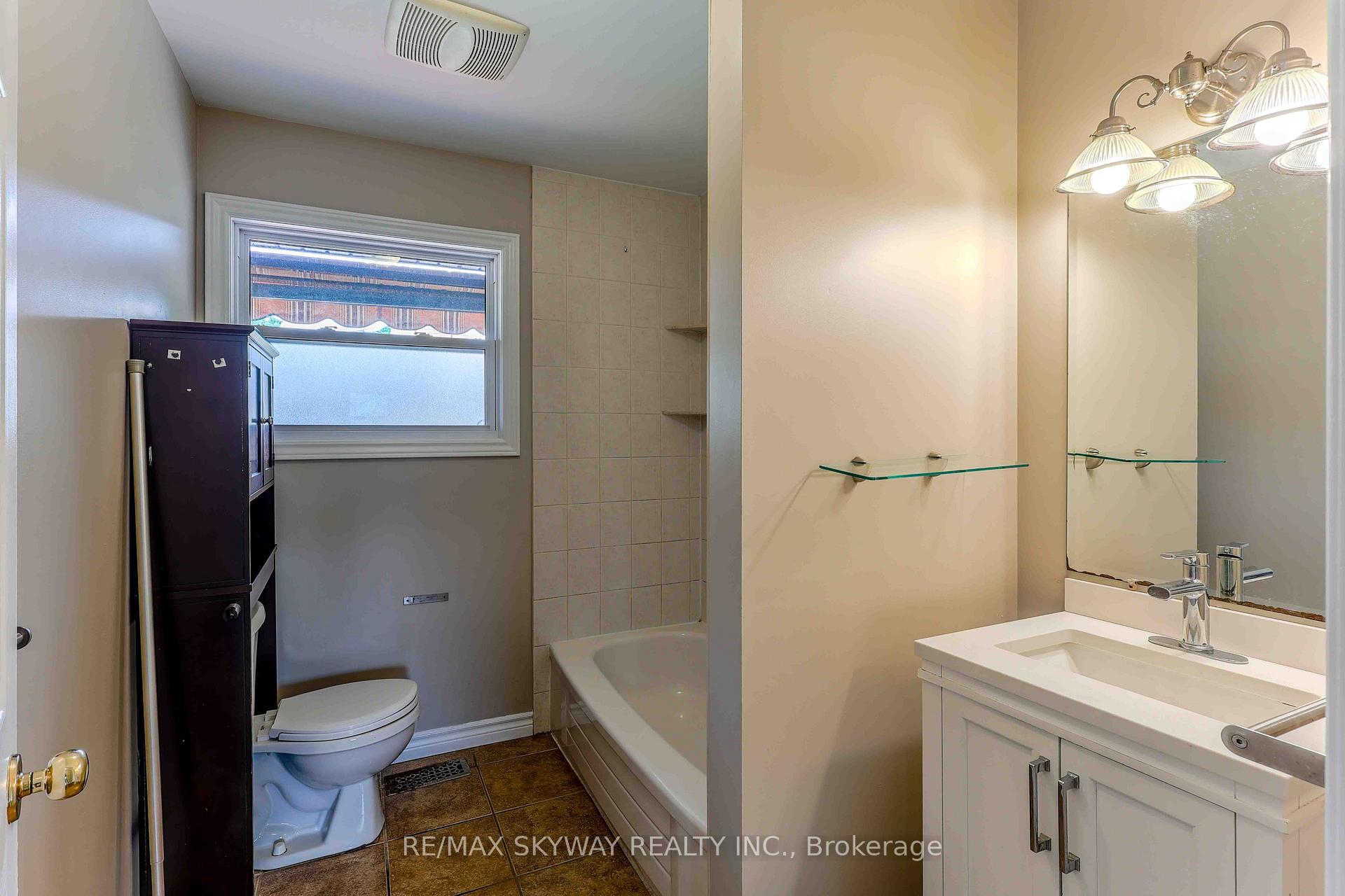 Photo 22 of 724 Brant Street, London, East C — HOMEH