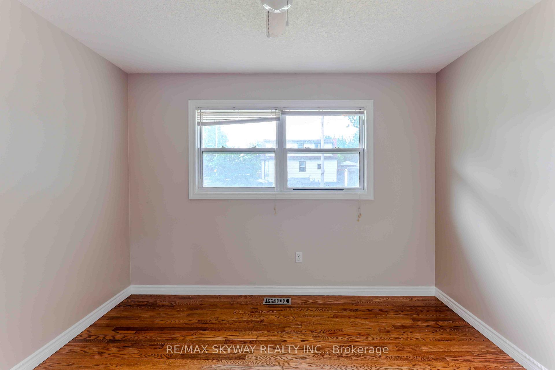Photo 28 of 724 Brant Street, London, East C — HOMEH