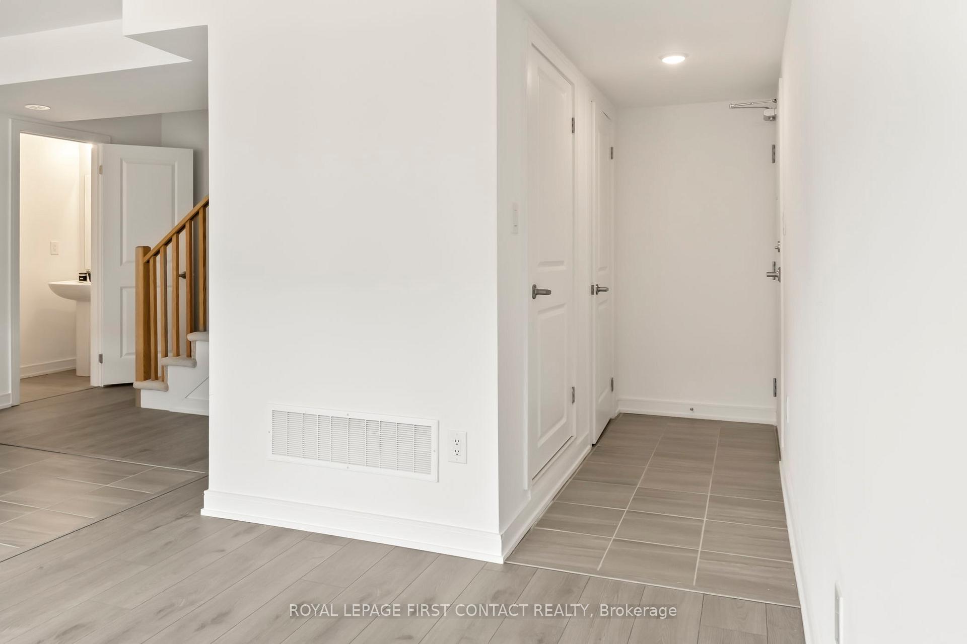 Photo 8 of 66 Appletree Lane, Barrie, Innis-Shore — HOMEH