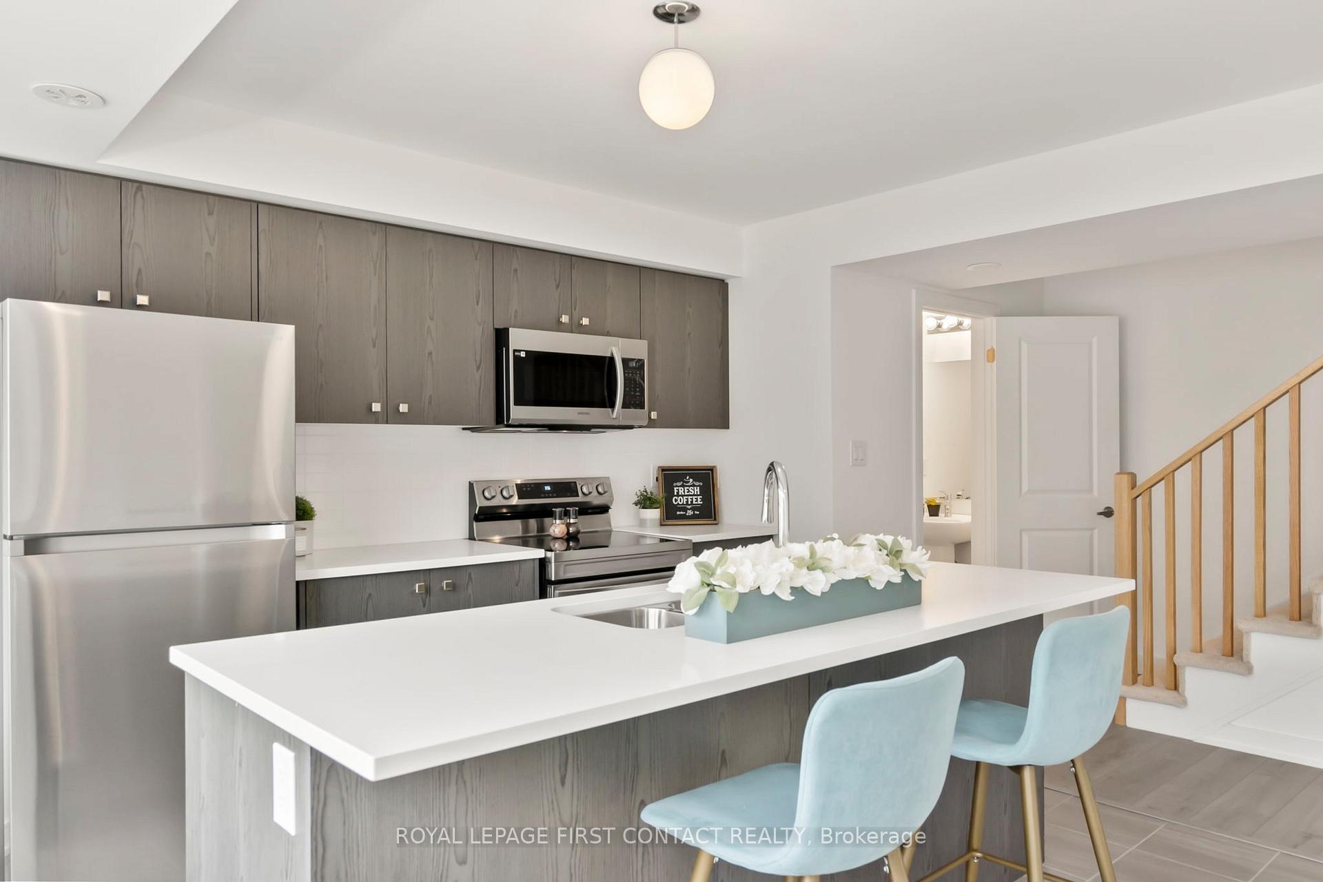 Photo 11 of 66 Appletree Lane, Barrie, Innis-Shore — HOMEH