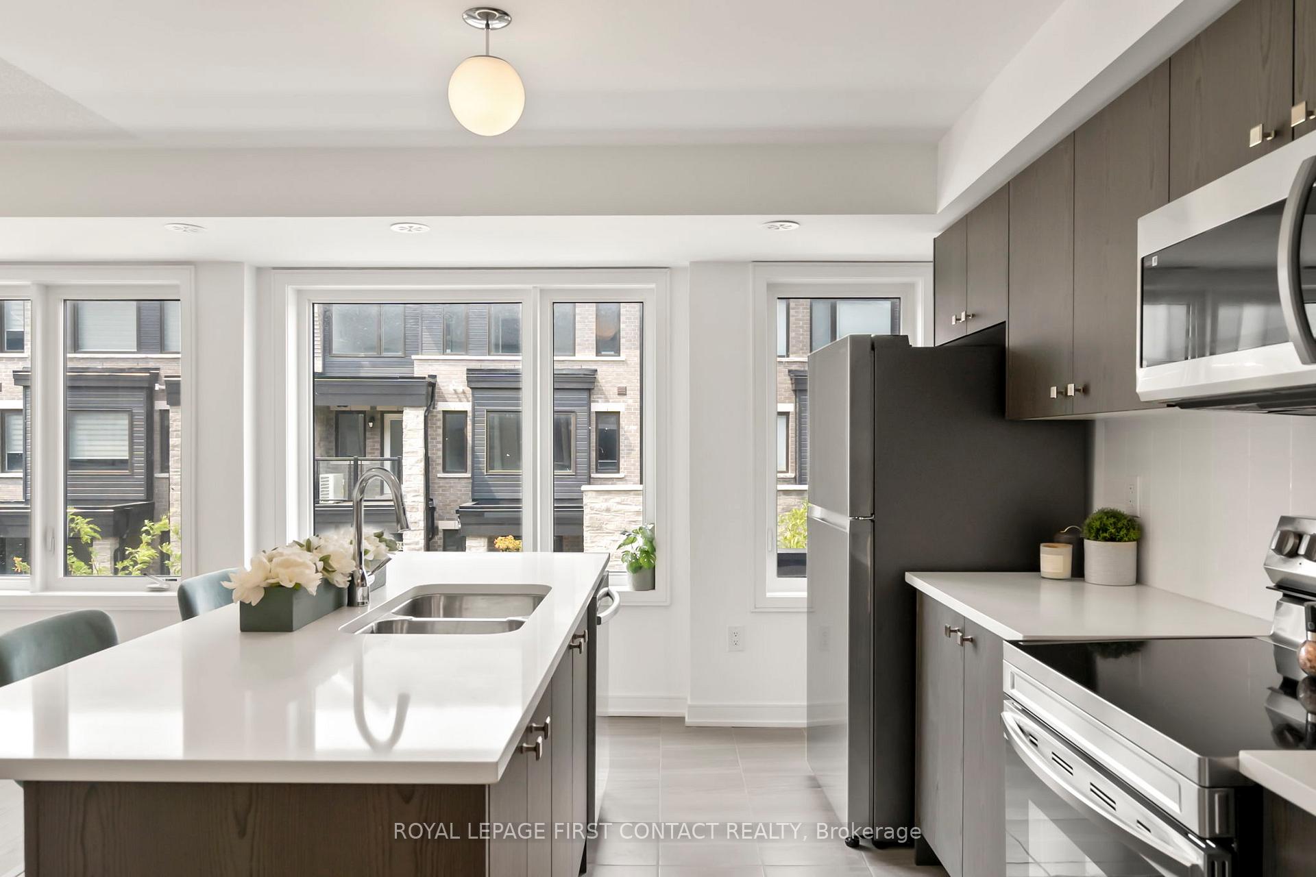 Photo 14 of 66 Appletree Lane, Barrie, Innis-Shore — HOMEH