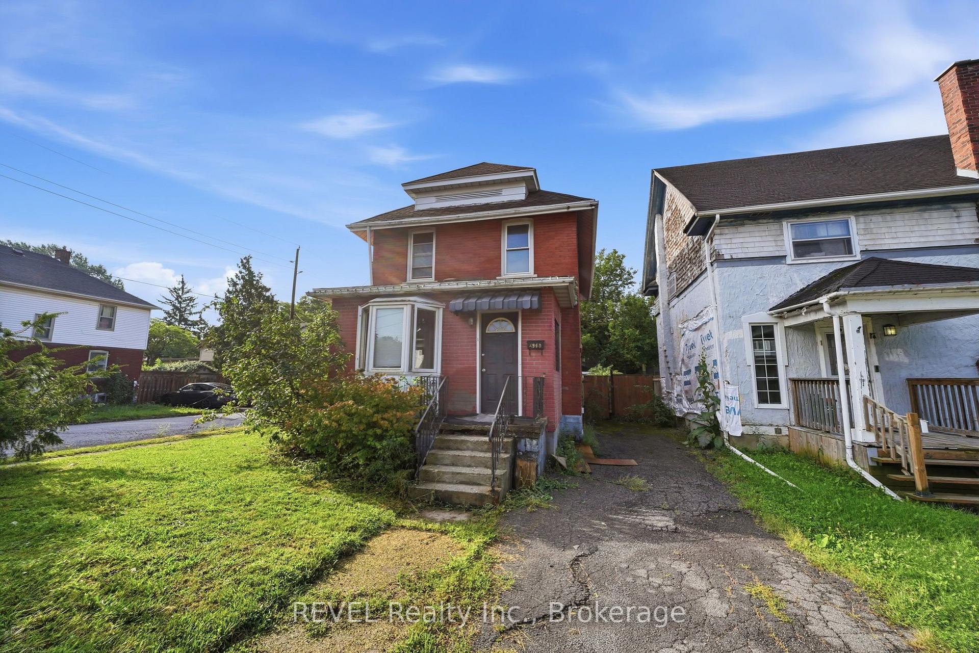 Photo 2 of 4960 Willmott Street, Niagara Falls, Cherrywood — HOMEH