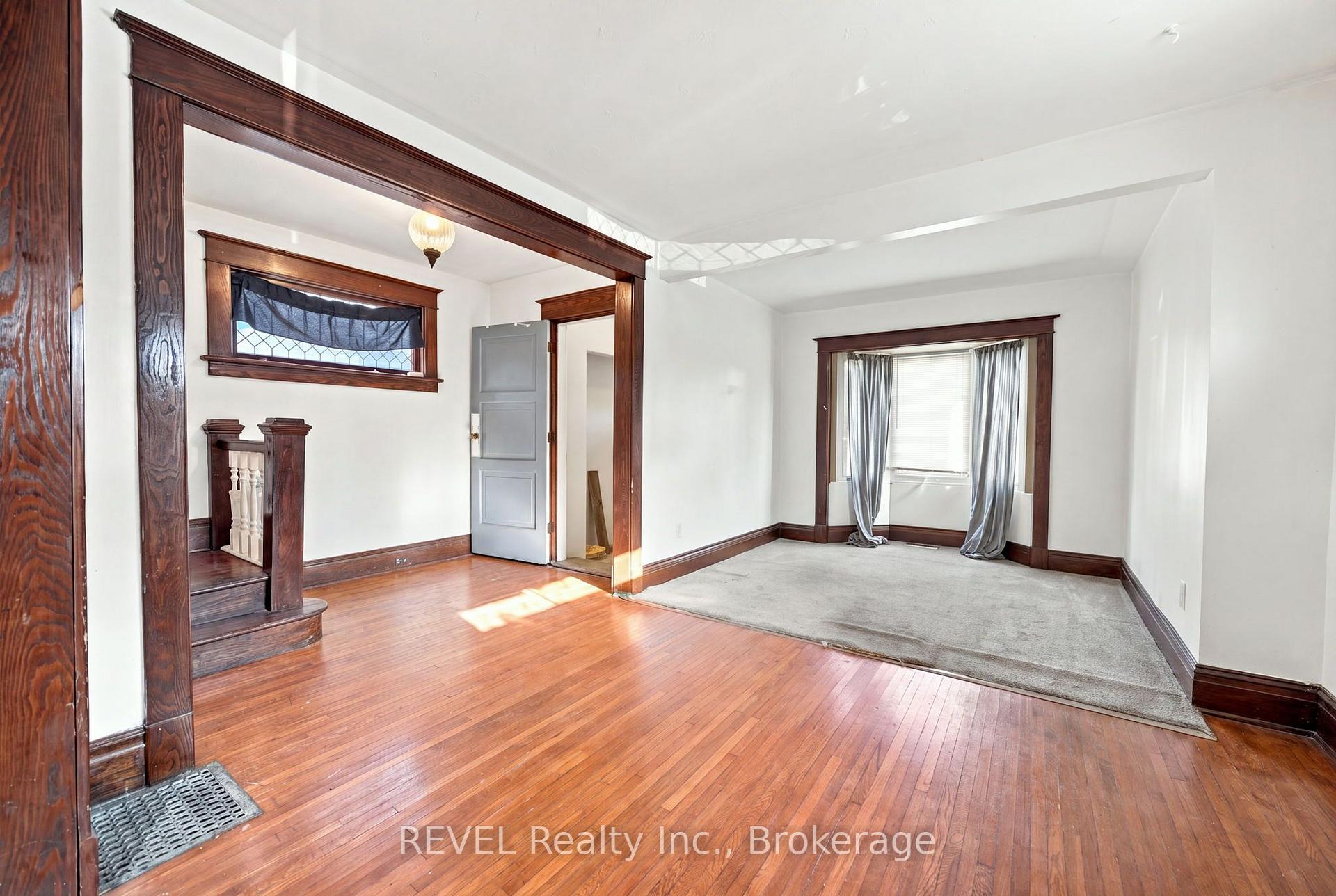 Photo 5 of 4960 Willmott Street, Niagara Falls, Cherrywood — HOMEH