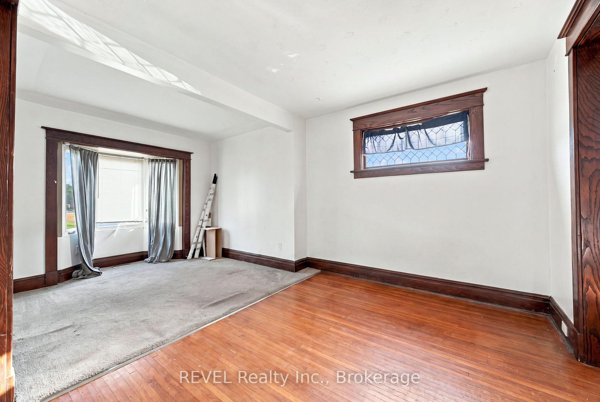 Photo 6 of 4960 Willmott Street, Niagara Falls, Cherrywood — HOMEH