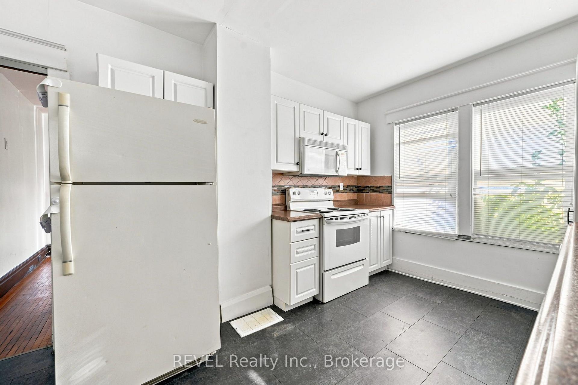 Photo 11 of 4960 Willmott Street, Niagara Falls, Cherrywood — HOMEH