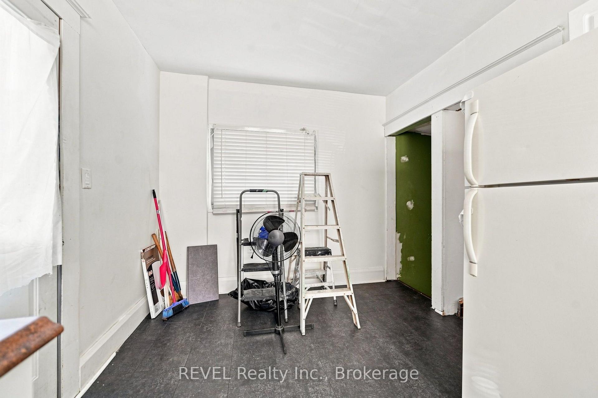 Photo 12 of 4960 Willmott Street, Niagara Falls, Cherrywood — HOMEH