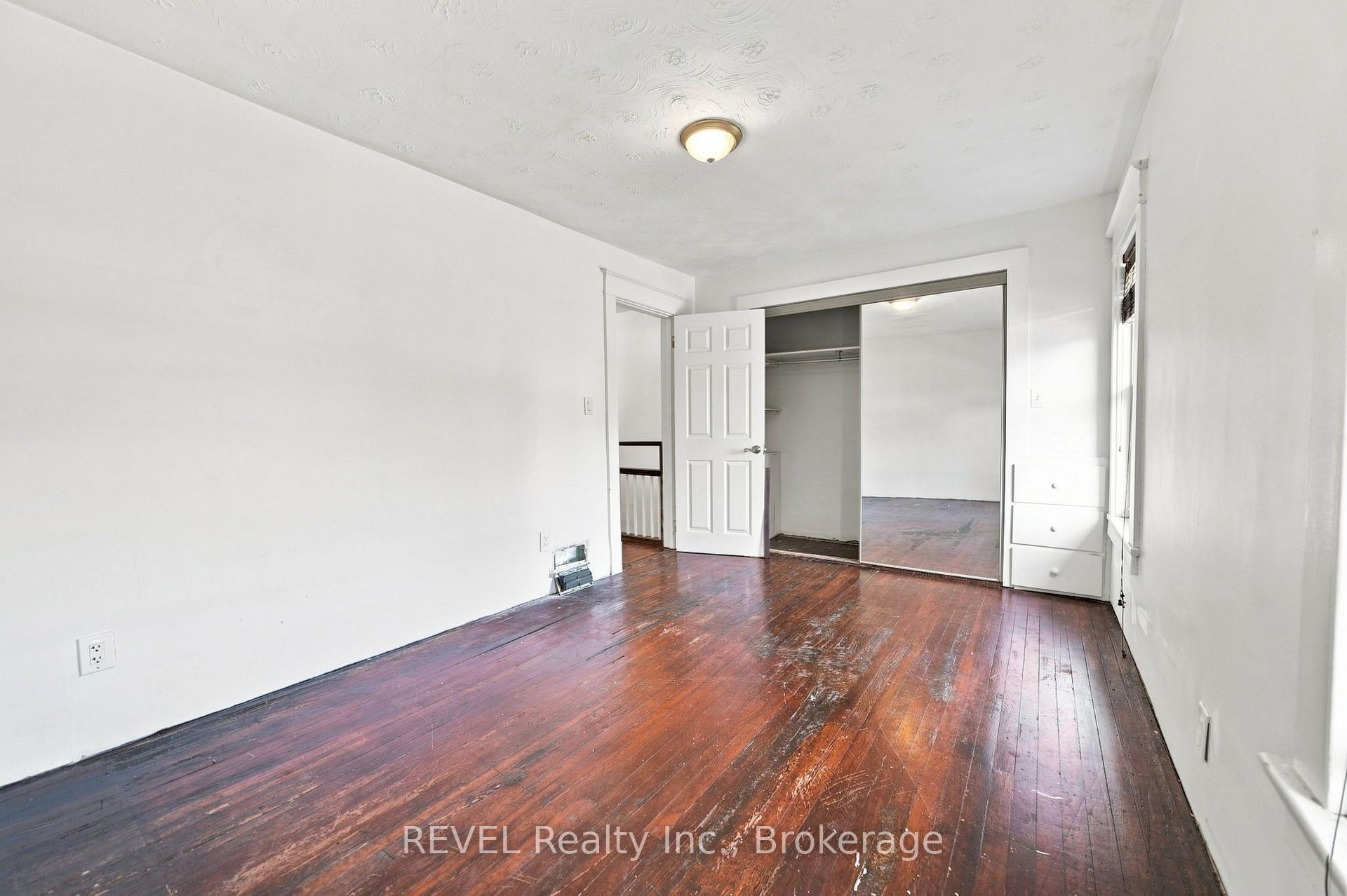 Photo 15 of 4960 Willmott Street, Niagara Falls, Cherrywood — HOMEH