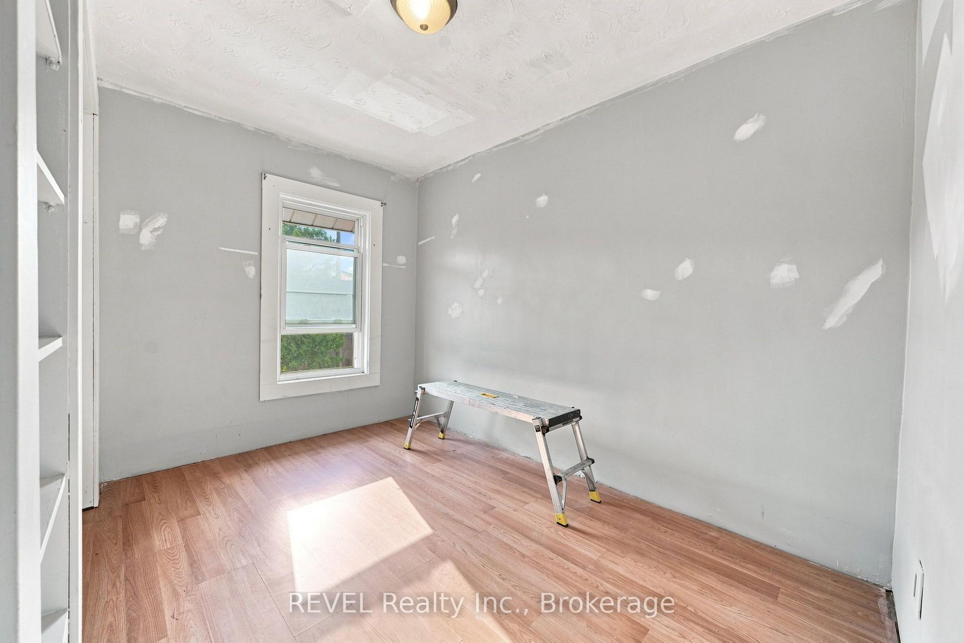 Photo 17 of 4960 Willmott Street, Niagara Falls, Cherrywood — HOMEH