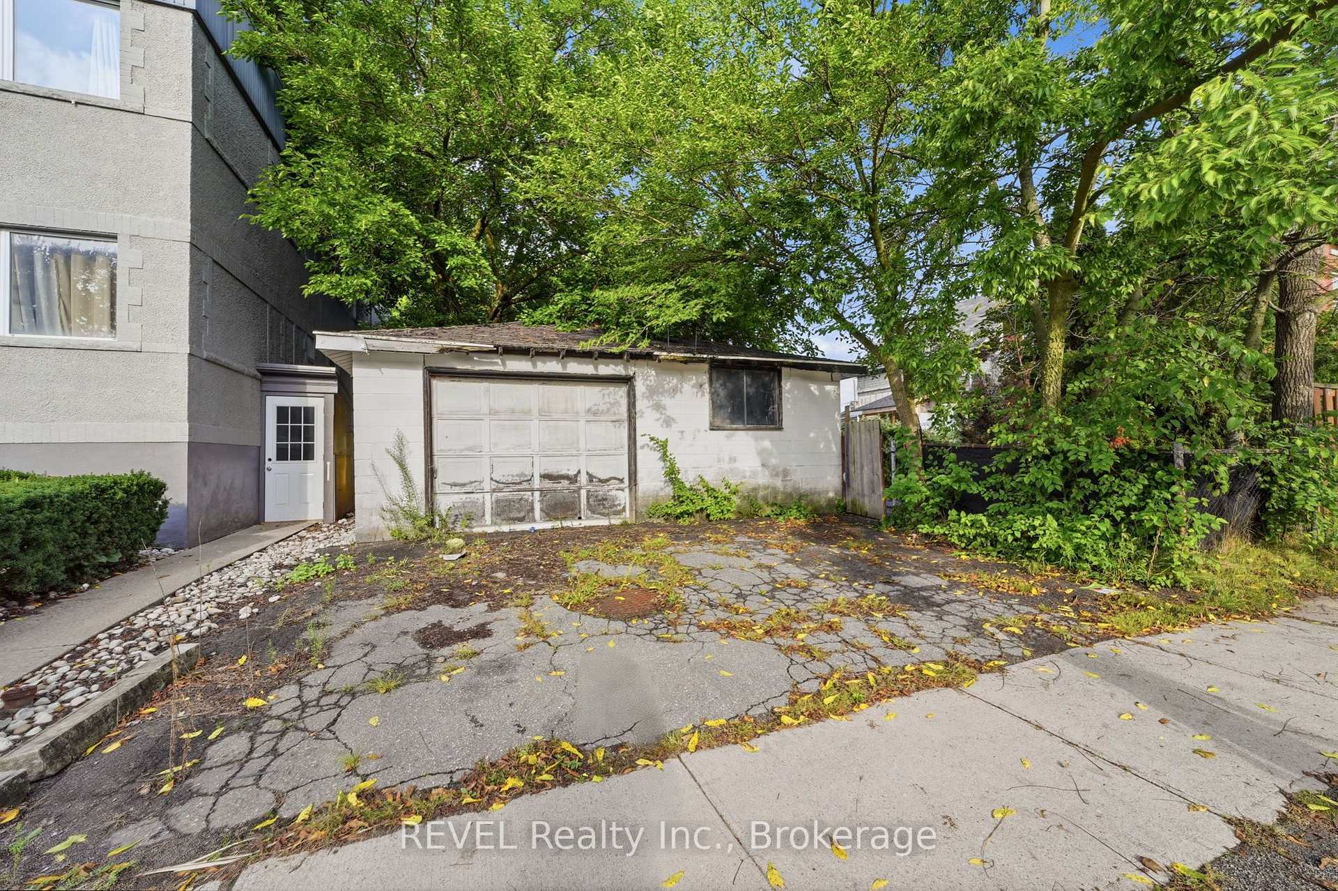 Photo 24 of 4960 Willmott Street, Niagara Falls, Cherrywood — HOMEH