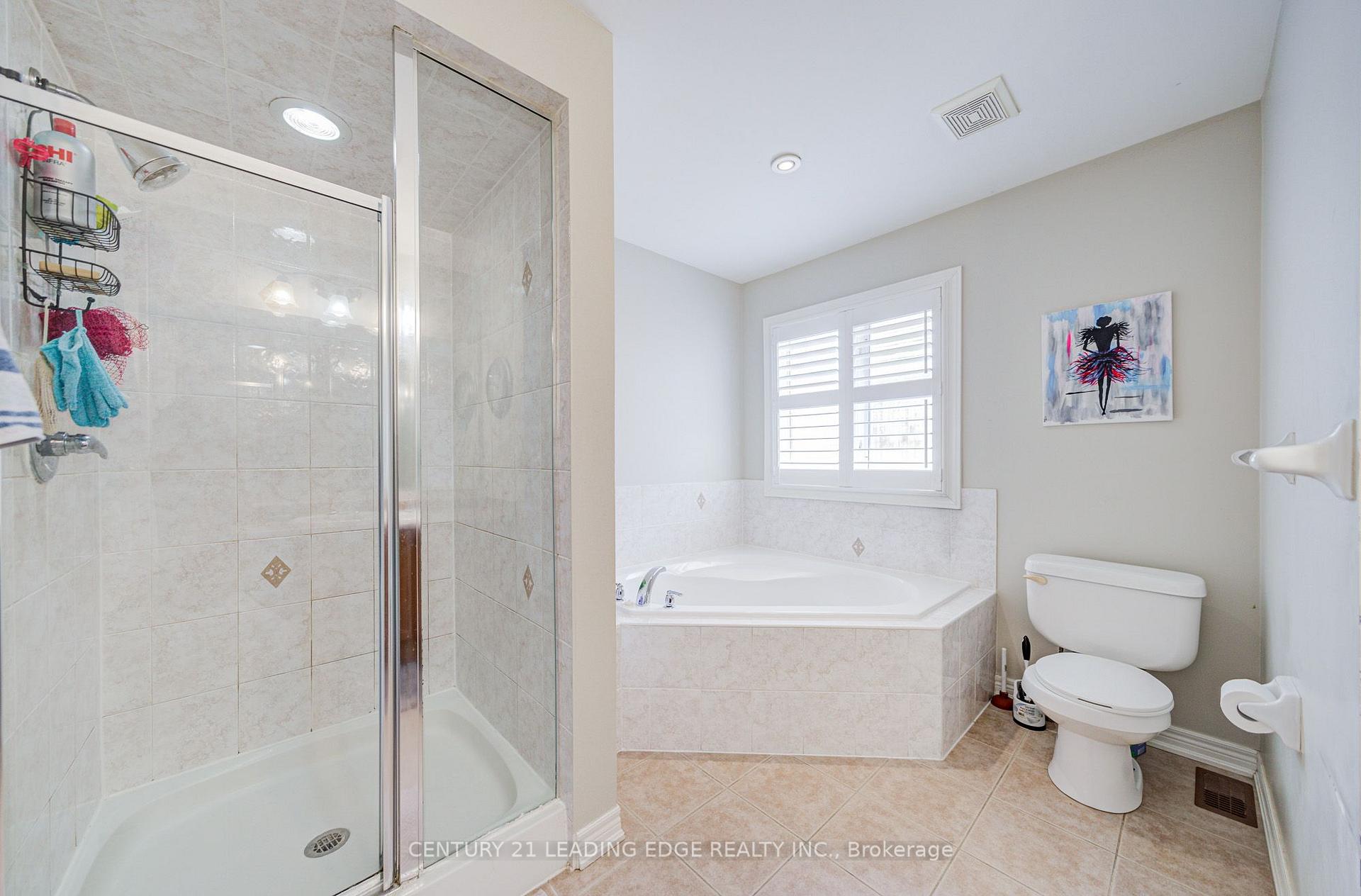 Photo 21 of 21 Treasure Hill Road, Vaughan, Maple — HOMEH