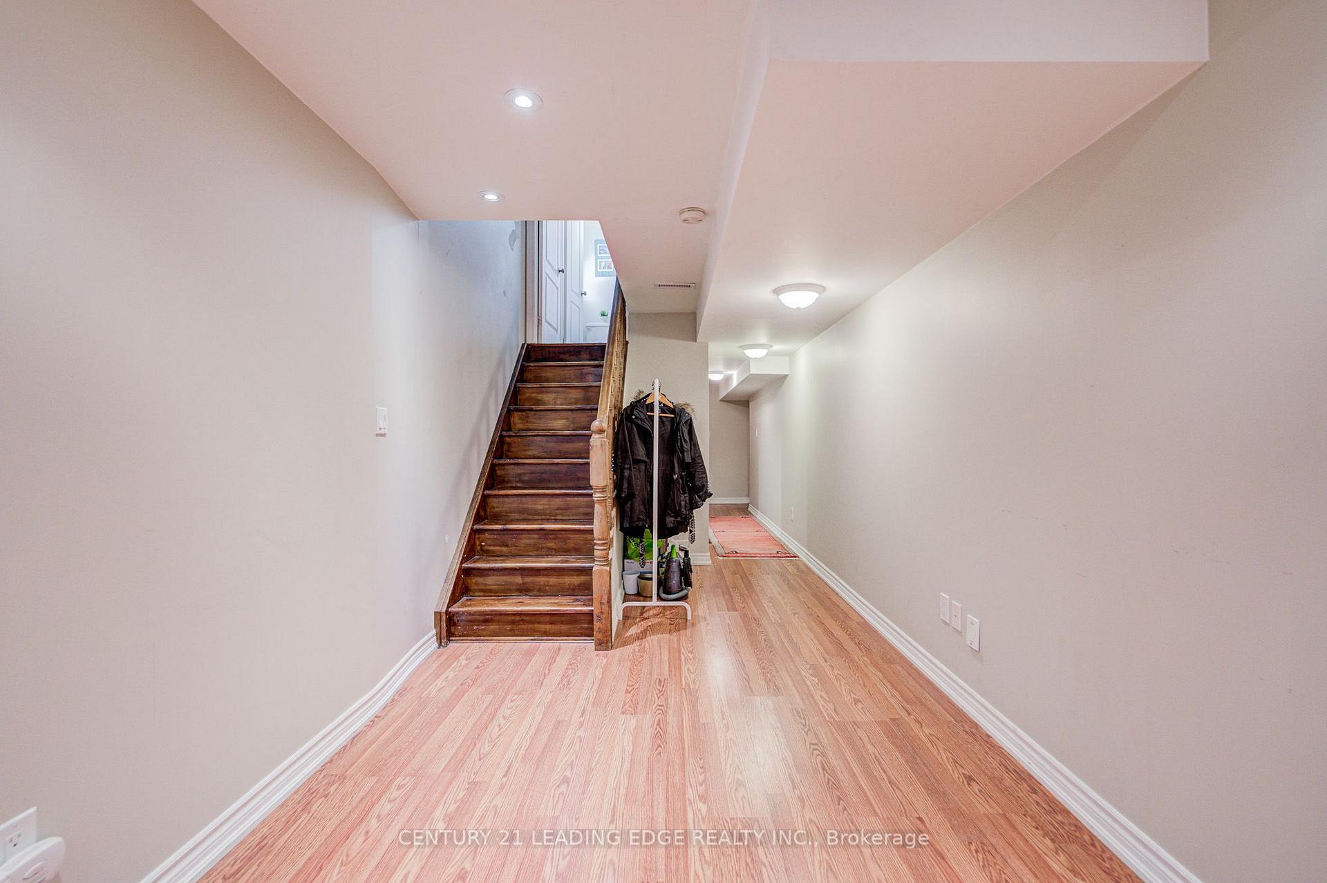 Photo 25 of 21 Treasure Hill Road, Vaughan, Maple — HOMEH