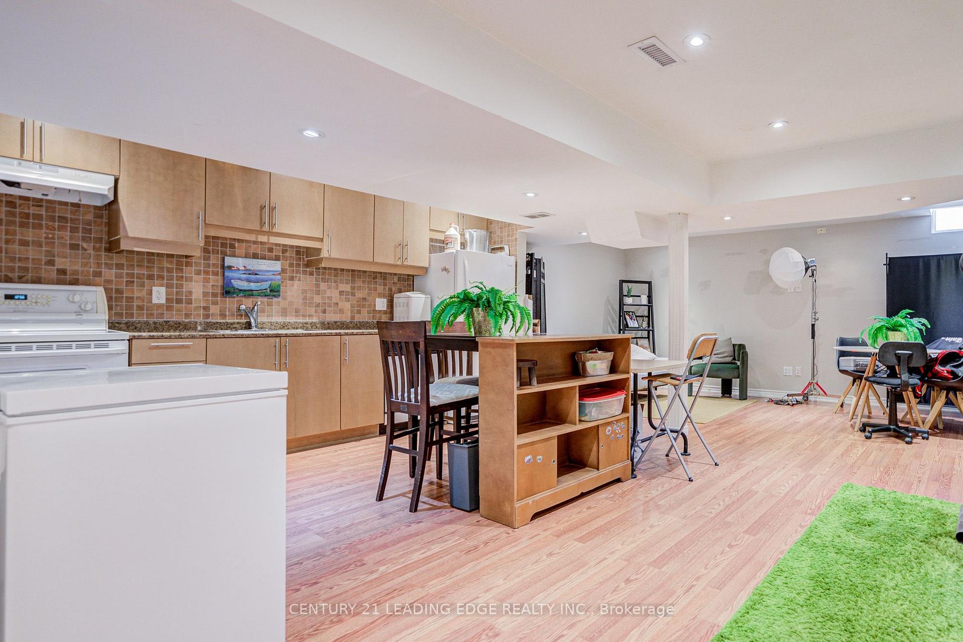 Photo 26 of 21 Treasure Hill Road, Vaughan, Maple — HOMEH