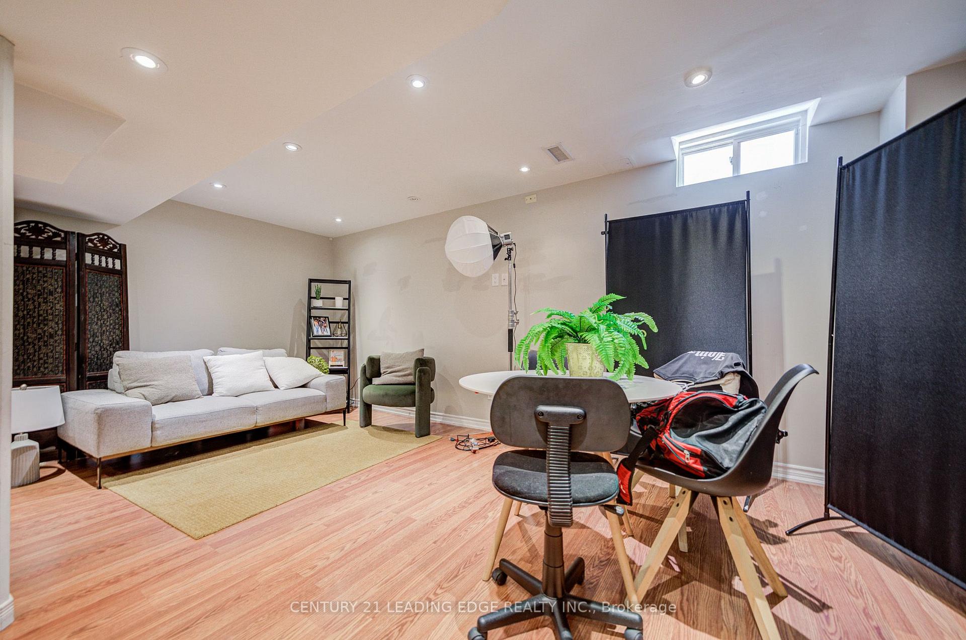 Photo 28 of 21 Treasure Hill Road, Vaughan, Maple — HOMEH