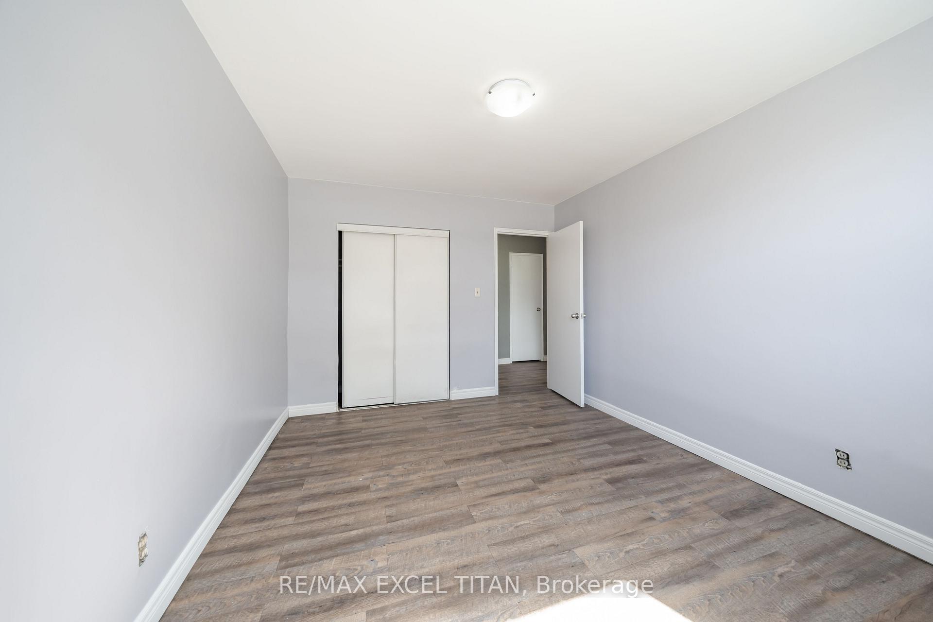 Photo 4 of Unit 10, 799 Robinson Street, Burlington, Brant — HOMEH