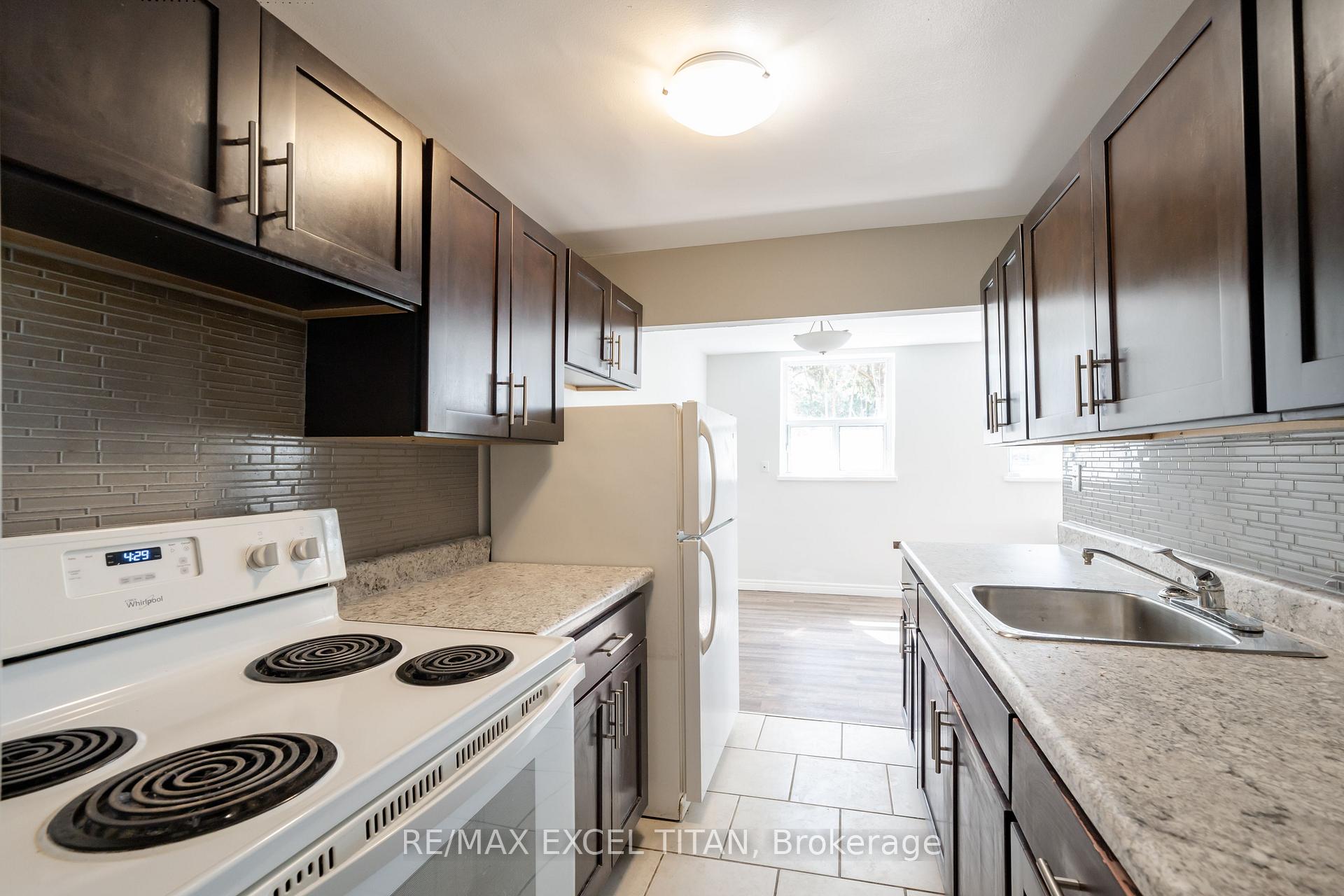 Photo 11 of Unit 10, 799 Robinson Street, Burlington, Brant — HOMEH