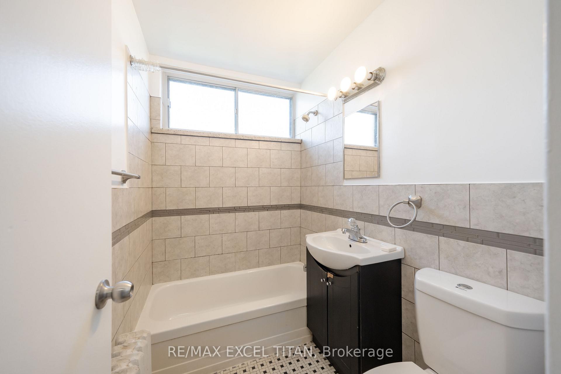 Photo 12 of Unit 10, 799 Robinson Street, Burlington, Brant — HOMEH