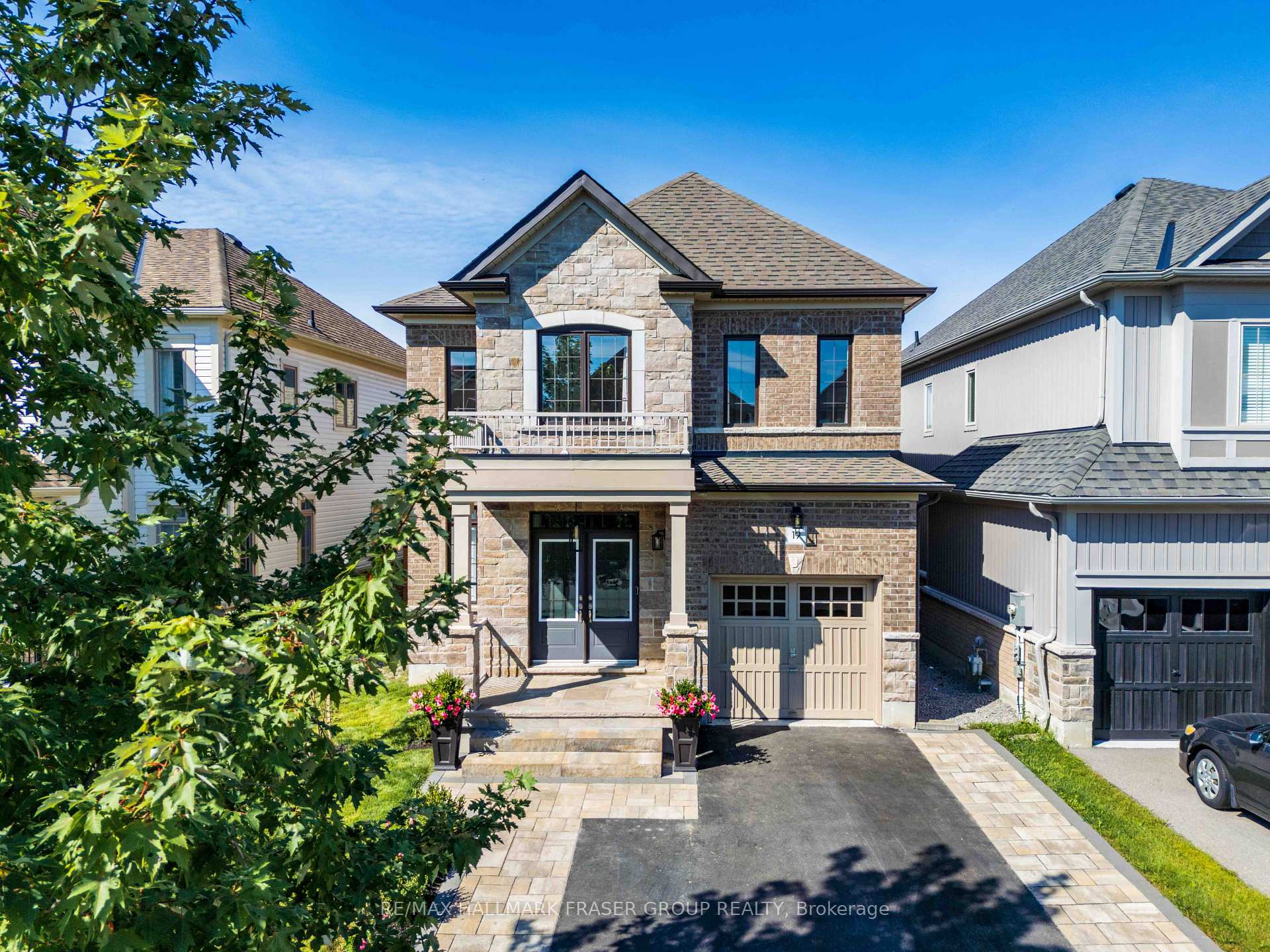 Photo 2 of 19 Combie Street, Clarington, Bowmanville — HOMEH