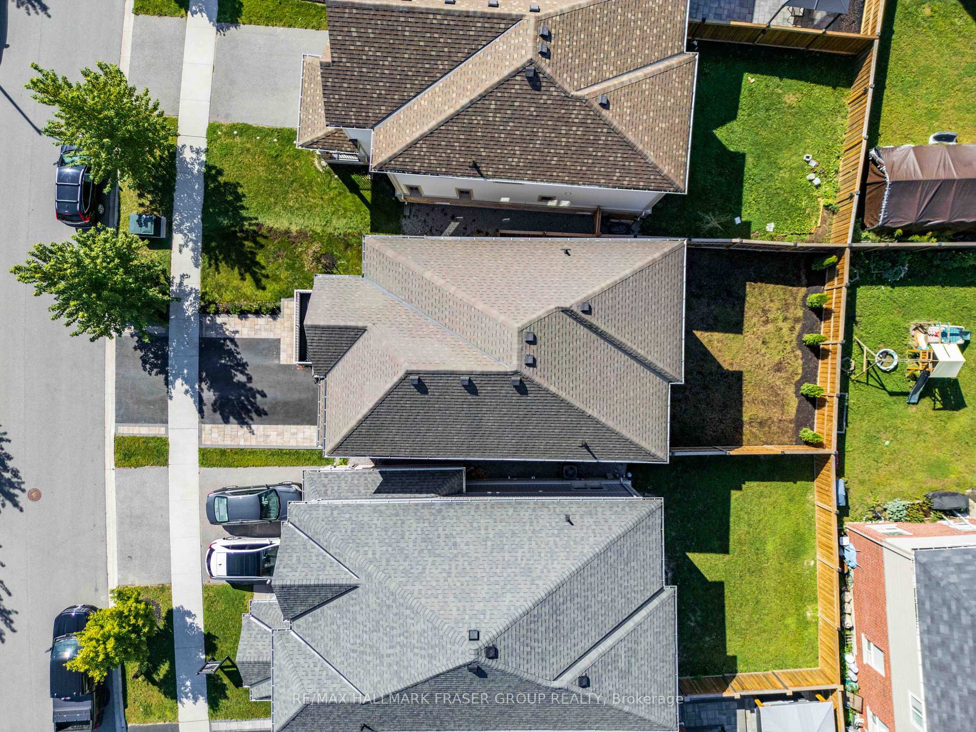 Photo 43 of 19 Combie Street, Clarington, Bowmanville — HOMEH