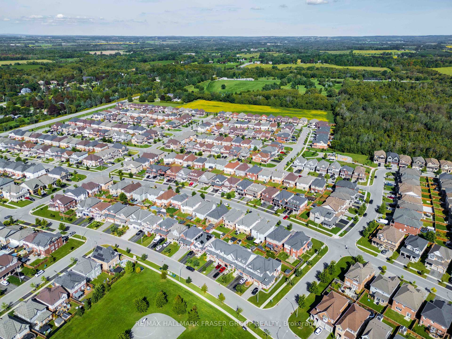 Photo 47 of 19 Combie Street, Clarington, Bowmanville — HOMEH