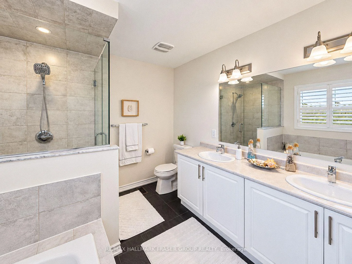 Photo 24 of 19 Combie Street, Clarington, Bowmanville — HOMEH