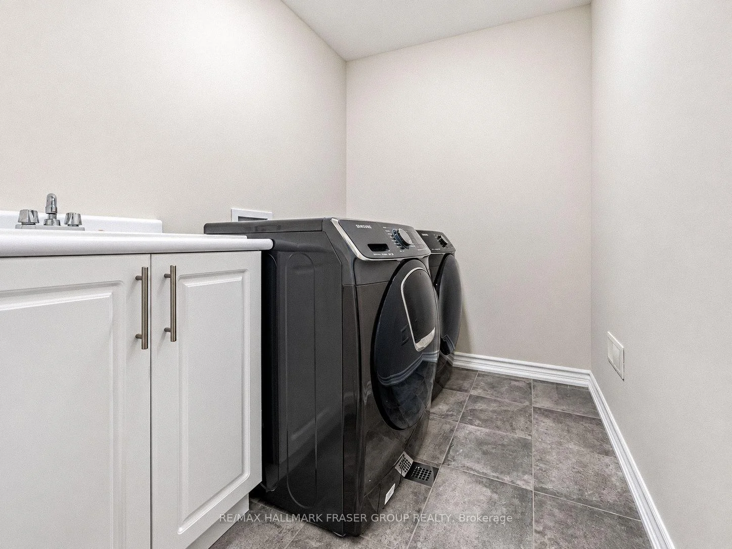 Photo 26 of 19 Combie Street, Clarington, Bowmanville — HOMEH