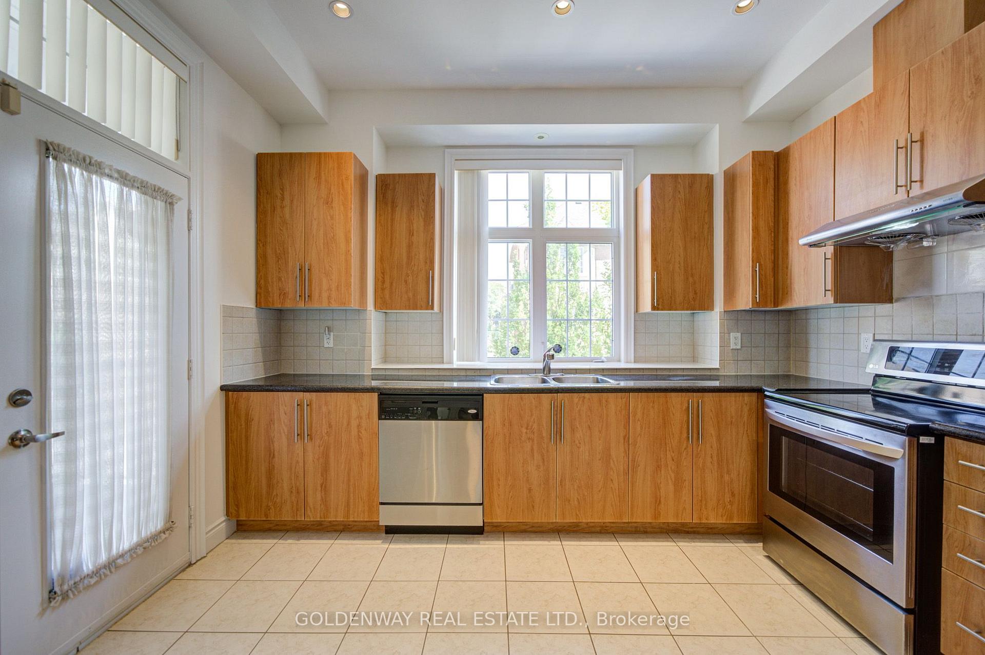 Photo 16 of Unit TH0034, 155 Legends Way, Markham, Unionville — HOMEH