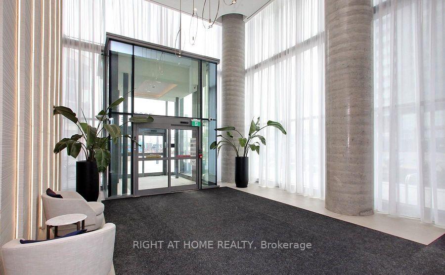 Photo 5 of 7890 Jane Street, Vaughan, Vaughan Corporate Centre — HOMEH
