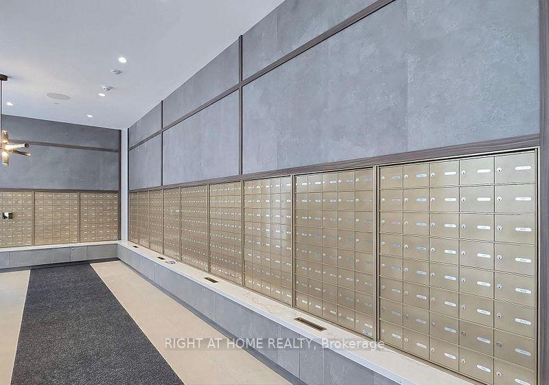 Photo 9 of 7890 Jane Street, Vaughan, Vaughan Corporate Centre — HOMEH